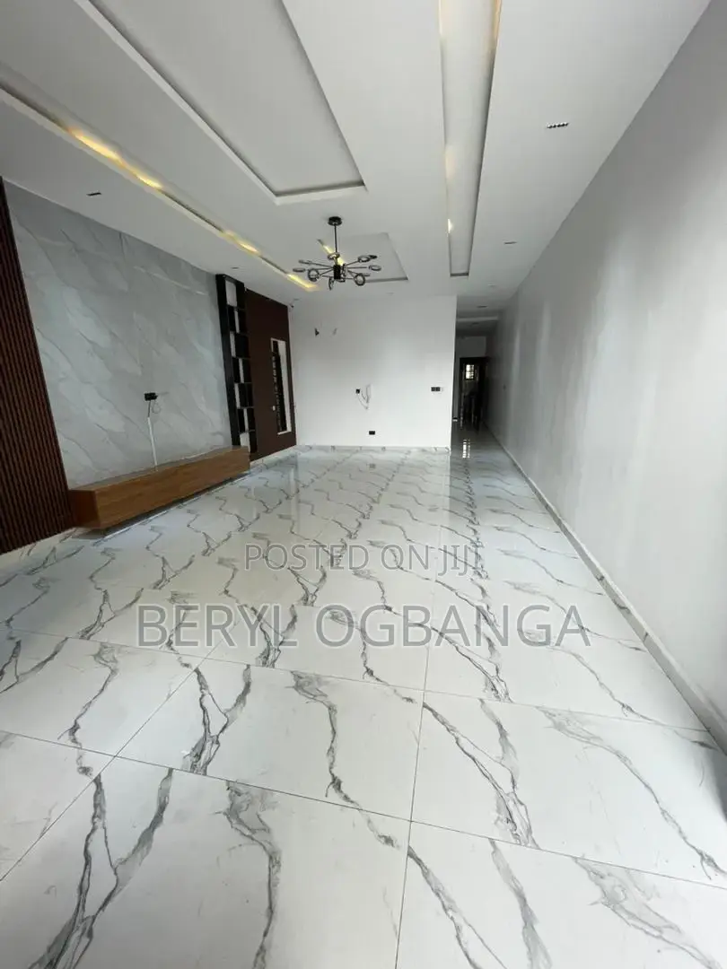 4bdrm Duplex in Lekki Phase 2 for sale
