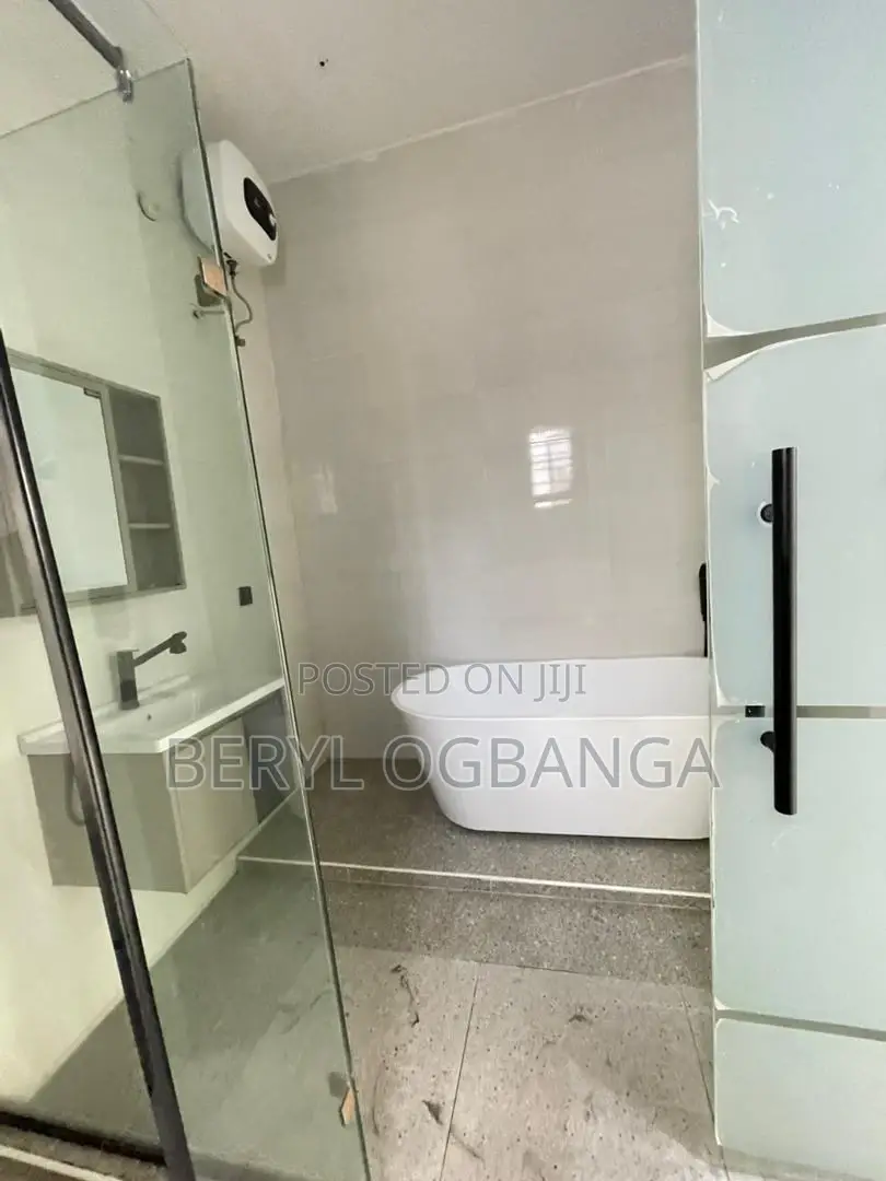 4bdrm Duplex in Lekki Phase 2 for sale