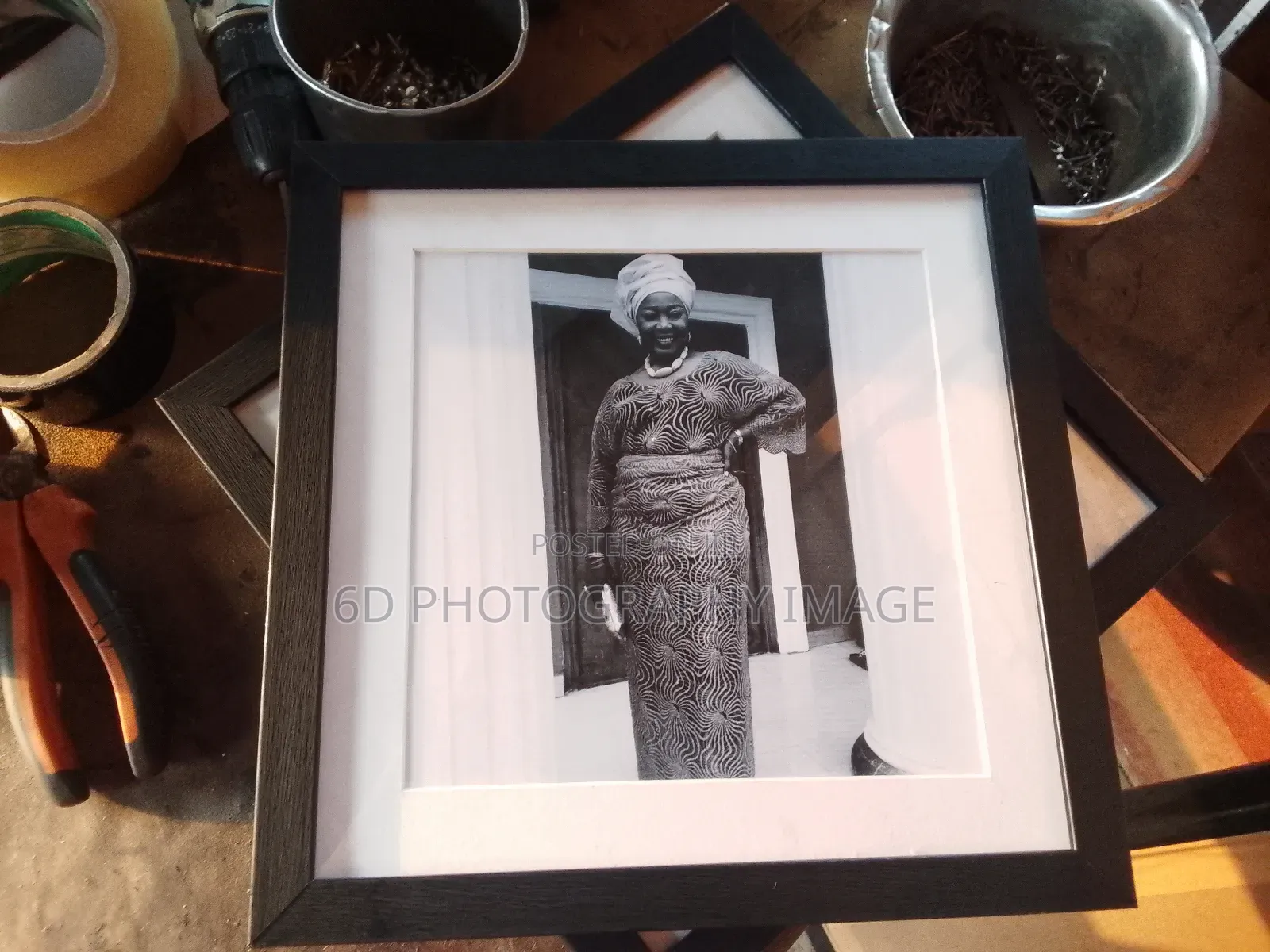 15 Pieces of 10 by 10 Picture Frame With White Boarder