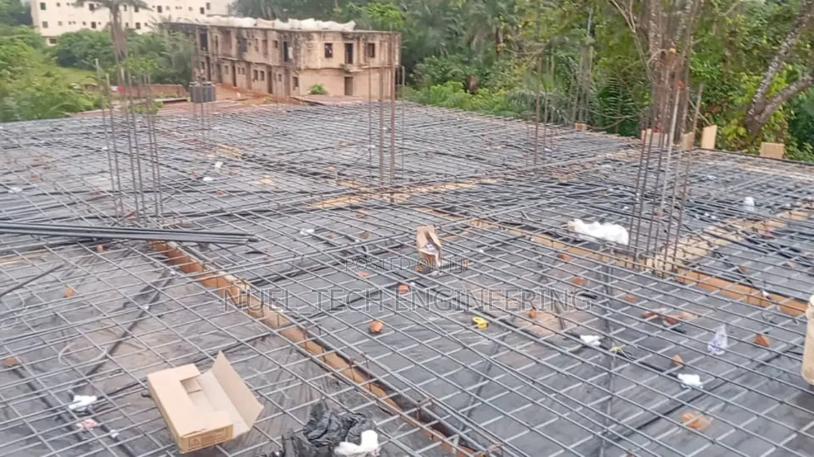 Professional Electrical Installer Contractor