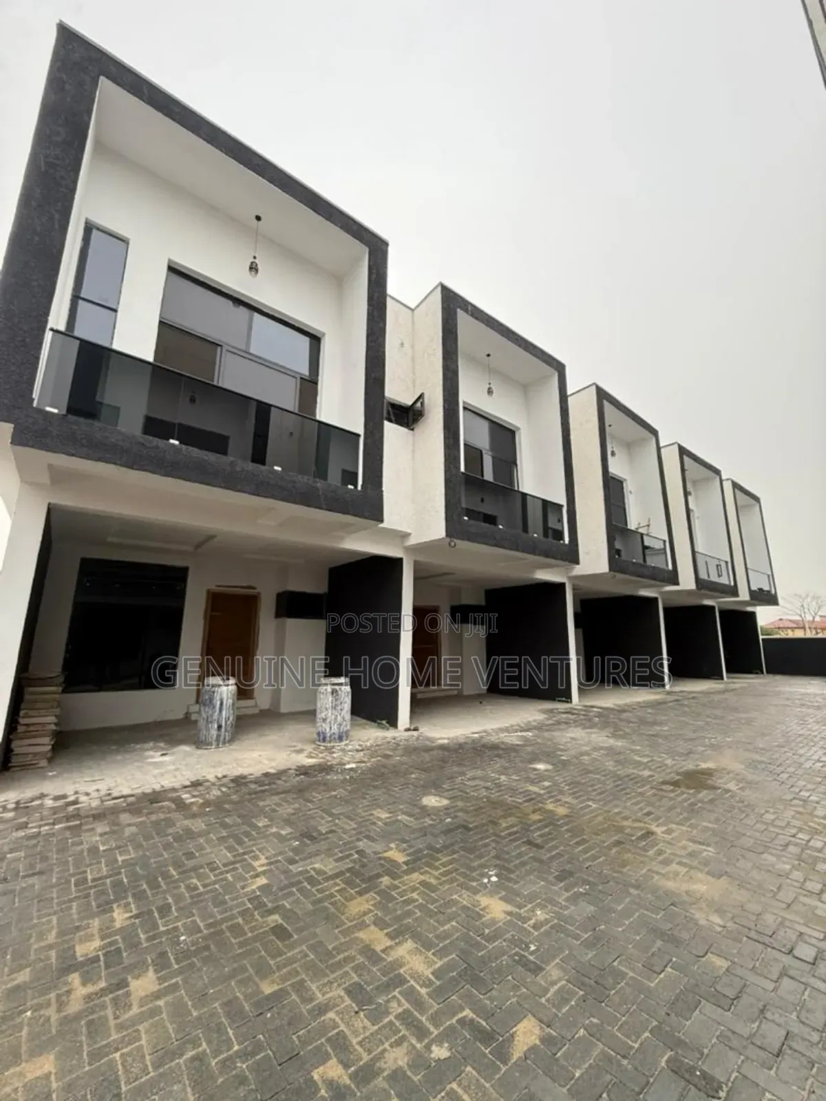 4bdrm Duplex in Ikota for sale