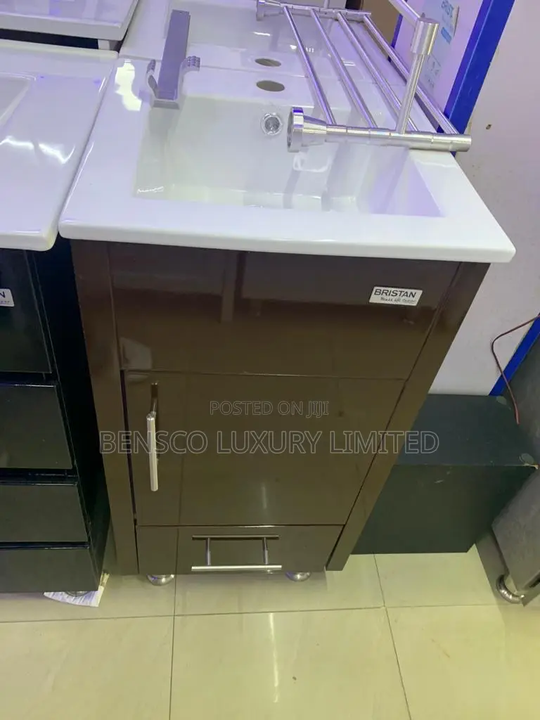 High Quality Bathroom Cabinets With a Sink