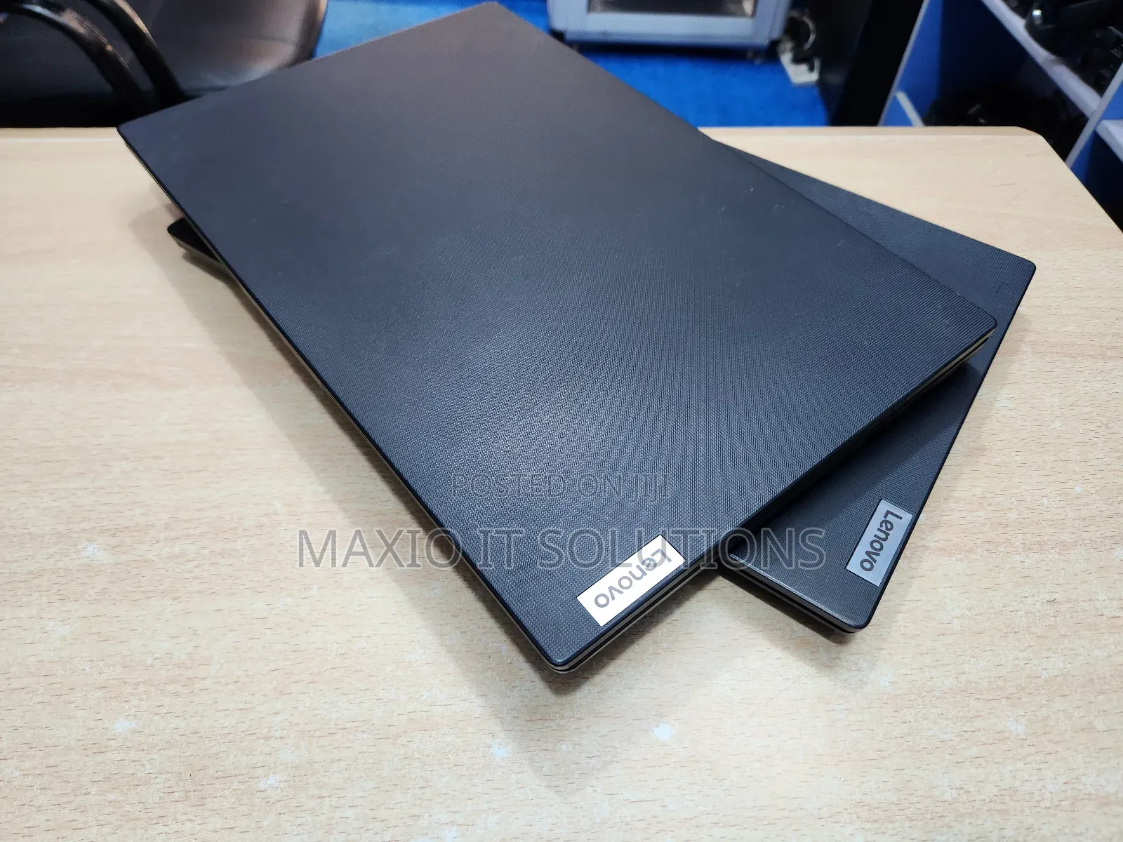 Laptop Lenovo V15 G4 8GB AMD Ryzen 5 SSD 256GB
