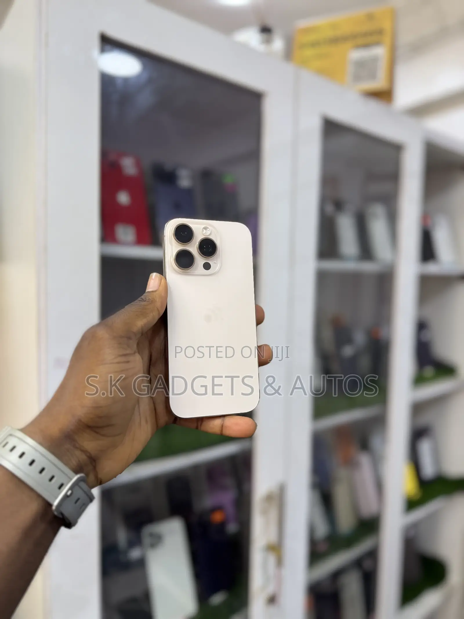 Apple iPhone 16 Pro 128 GB Gold
