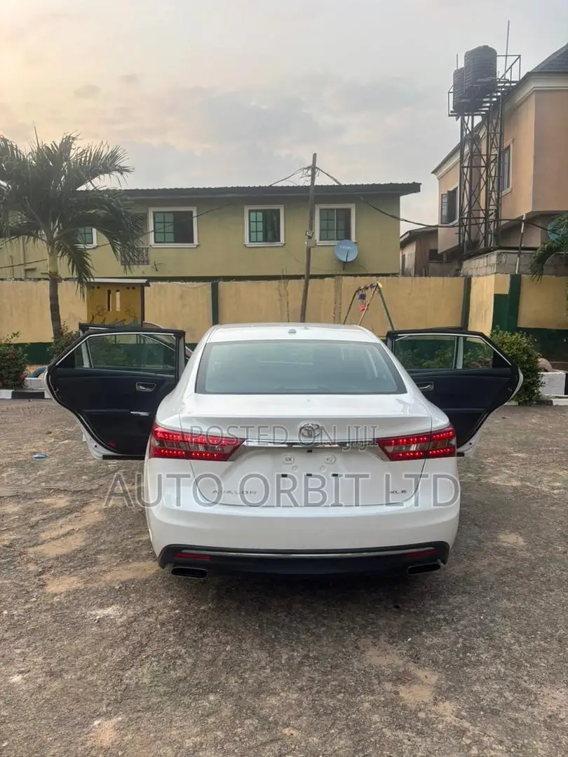 Toyota Avalon 2016 White