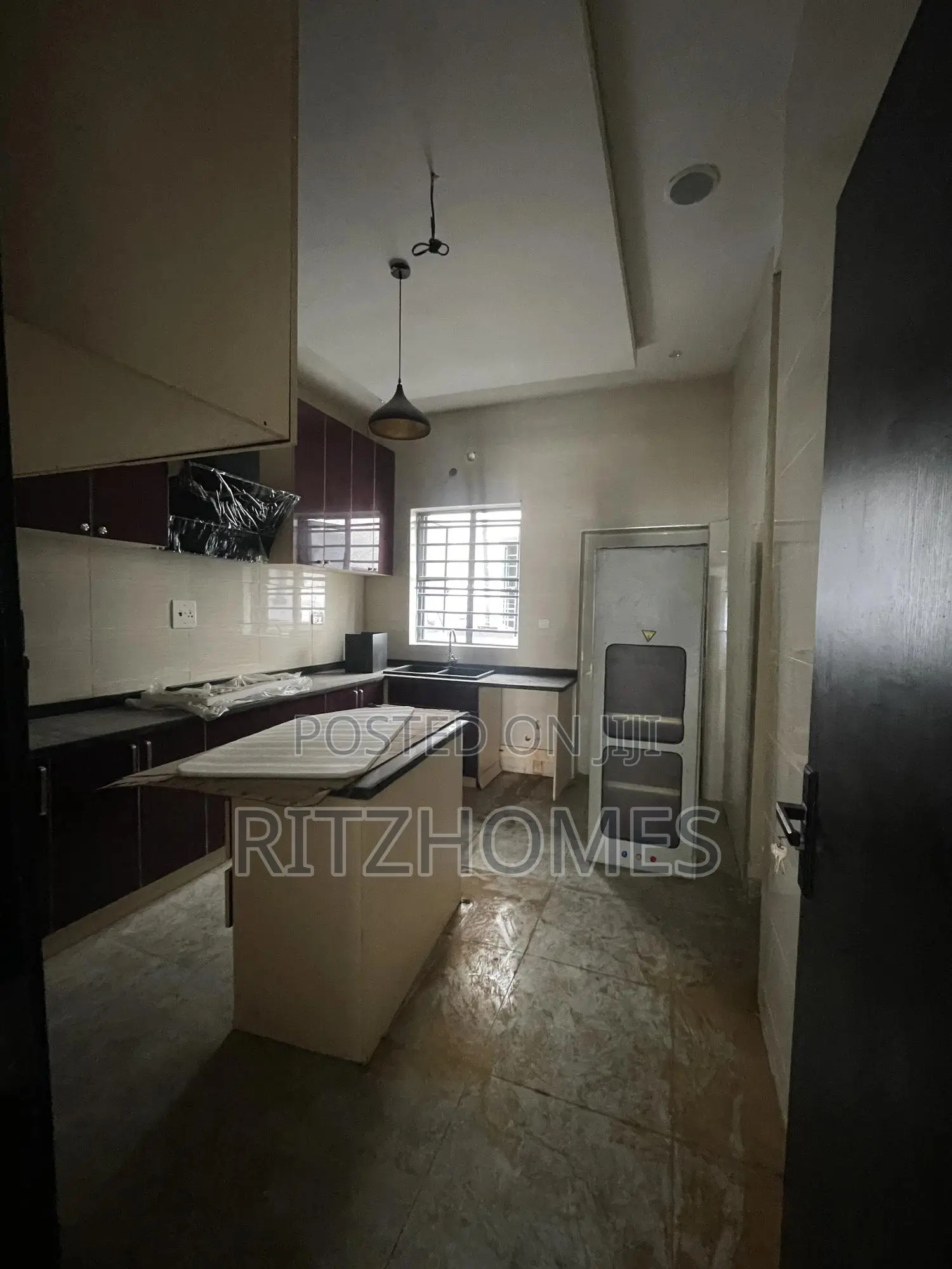 4bdrm Duplex in Lekki for sale