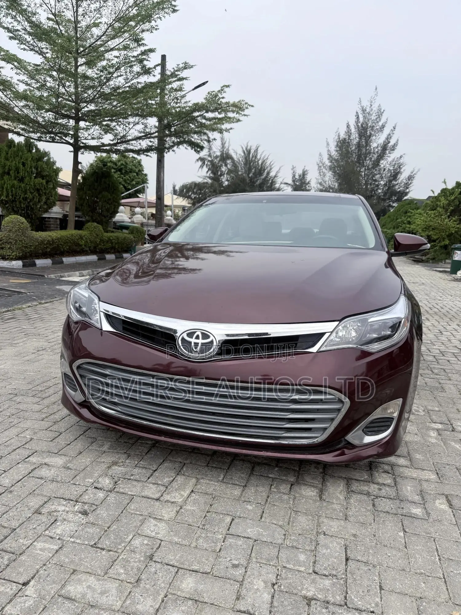 Toyota Avalon XLE Sedar FWD (3.5L 6cyl 6A) 2013 Burgundy