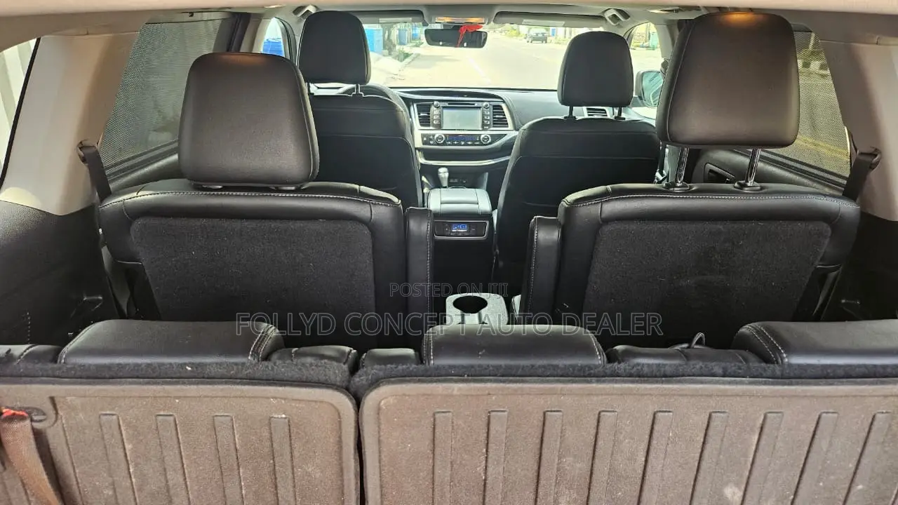 Toyota Highlander SE 4x4 V6 (3.5L 6cyl 8A) 2017 Red