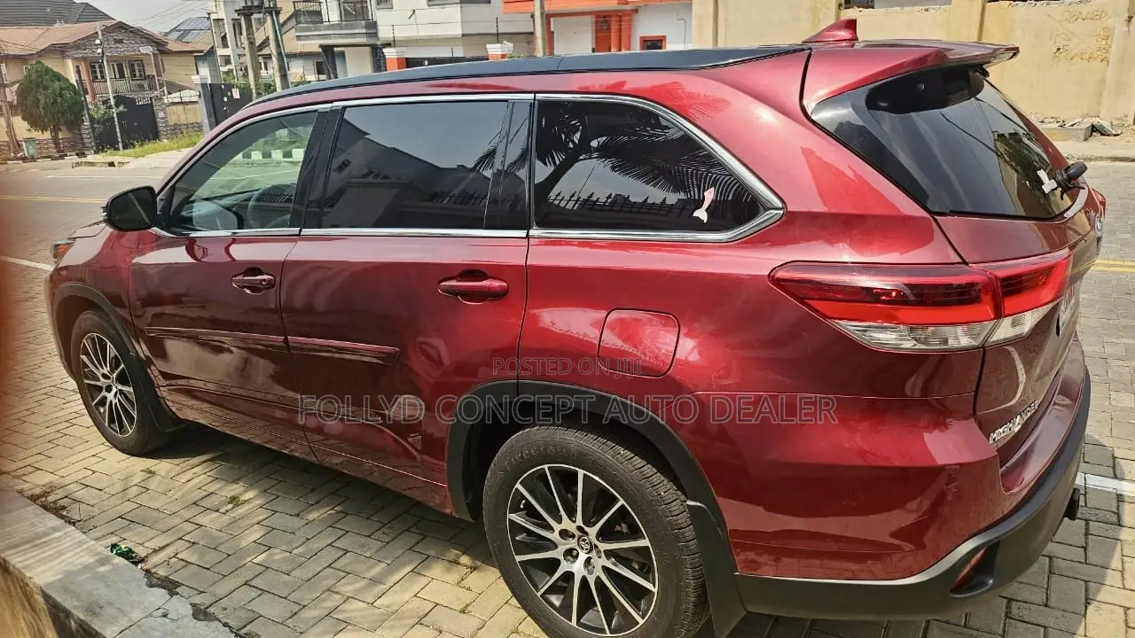 Toyota Highlander SE 4x4 V6 (3.5L 6cyl 8A) 2017 Red