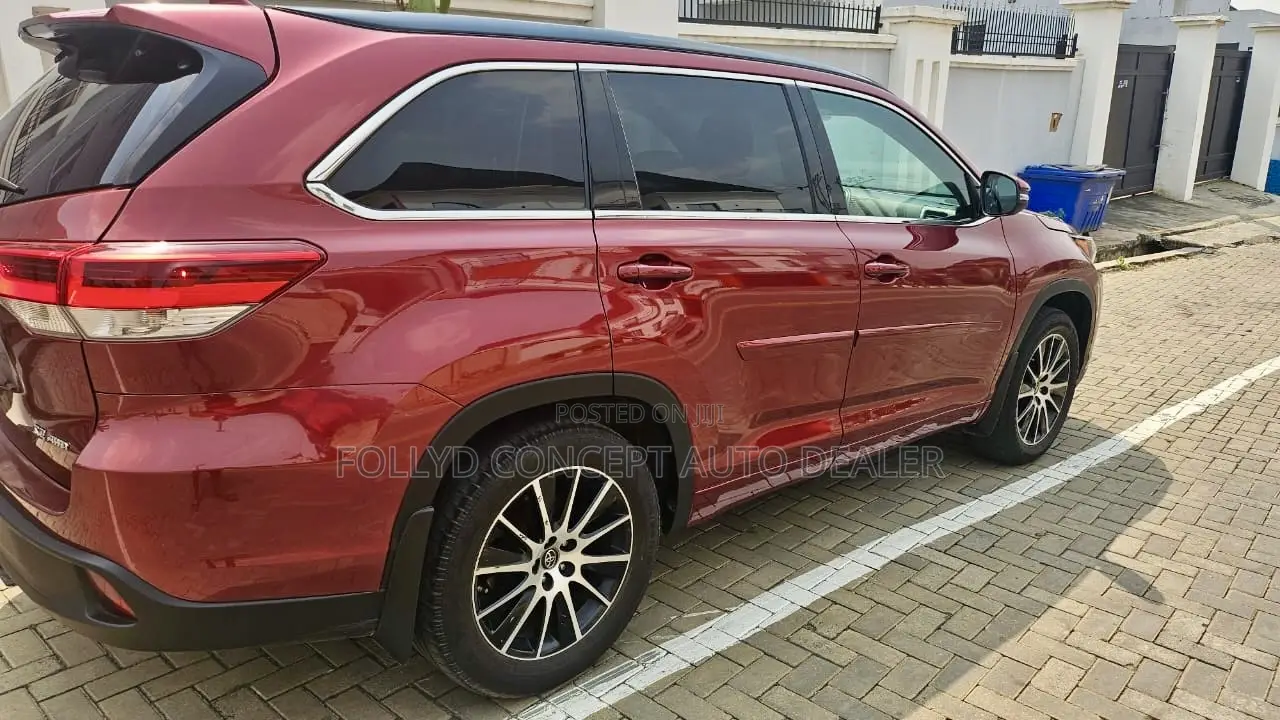 Toyota Highlander SE 4x4 V6 (3.5L 6cyl 8A) 2017 Red