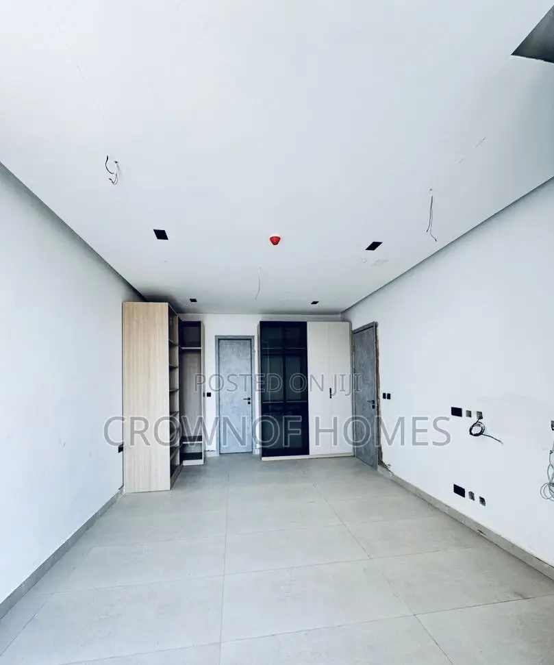 2bdrm Apartment in Lekki Phase 1 for sale