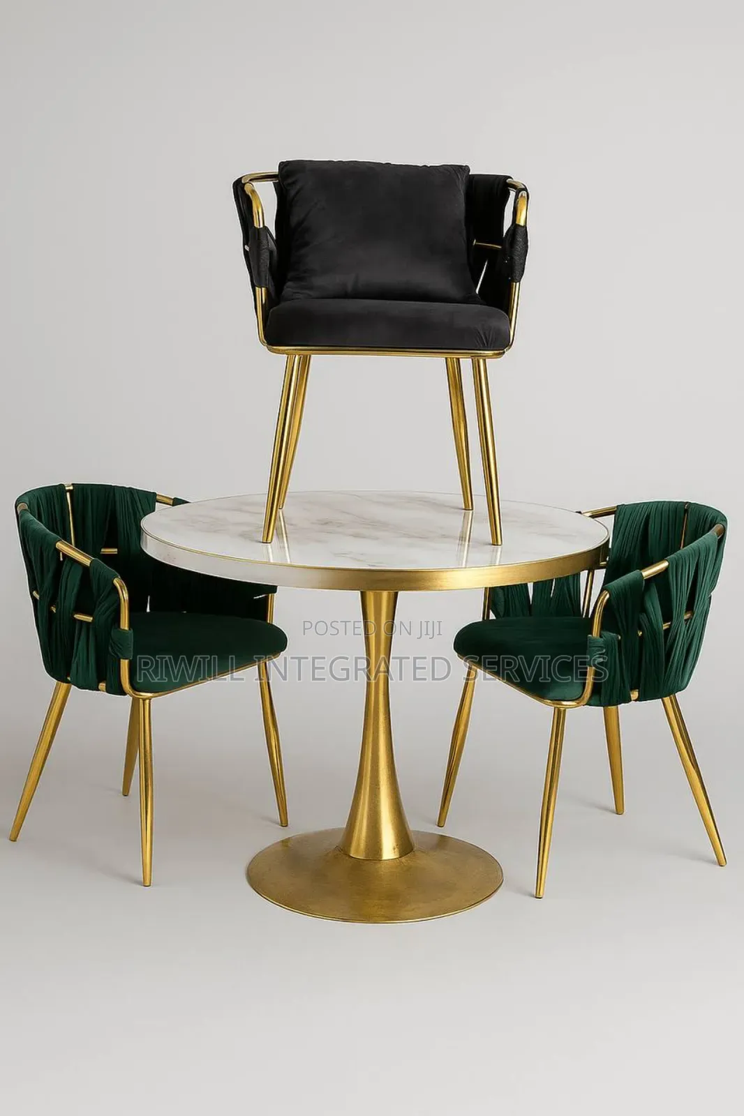 Round Dining Table and Chairs