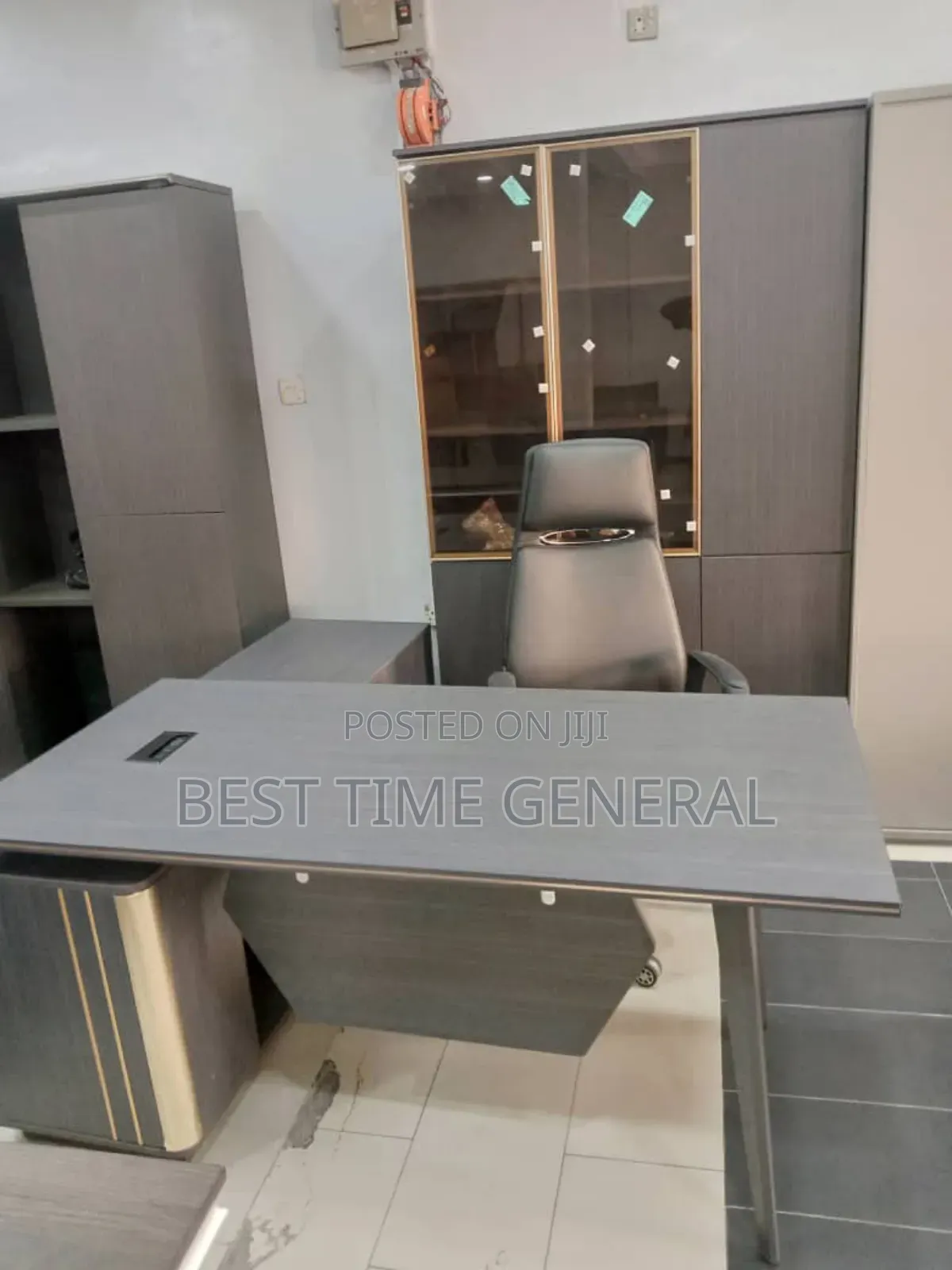 Exclusive Luxury Sets of Executive Office Table