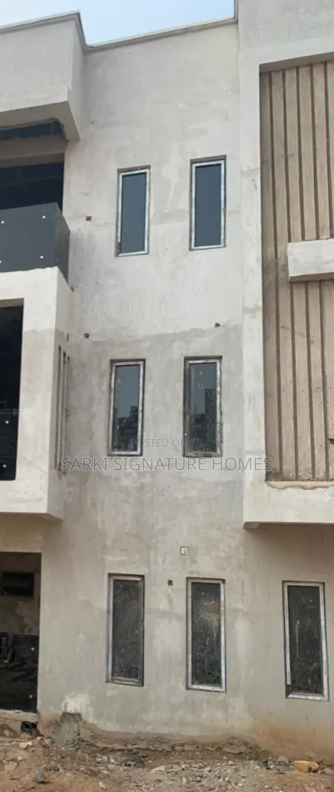 4bdrm Townhouse/Terrace in Leptons, Life Camp for sale