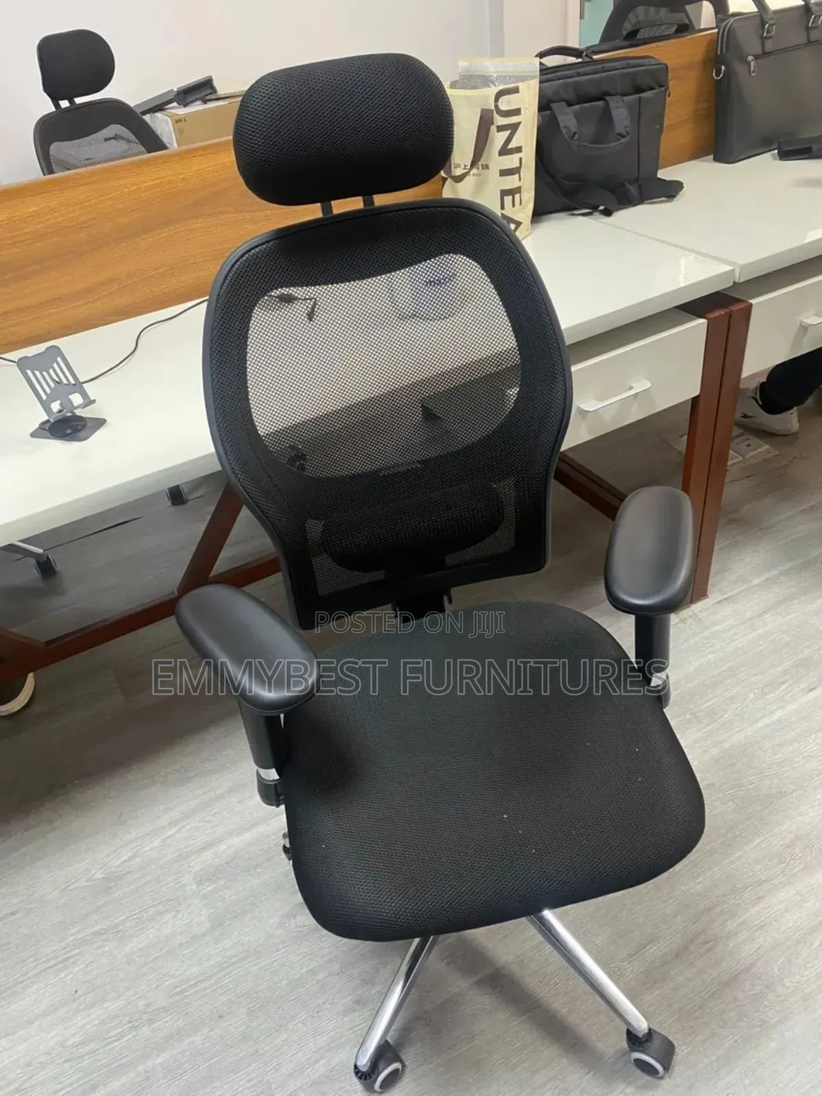 Multi Purpose Quality Ergonomic Swivel Office Chair.