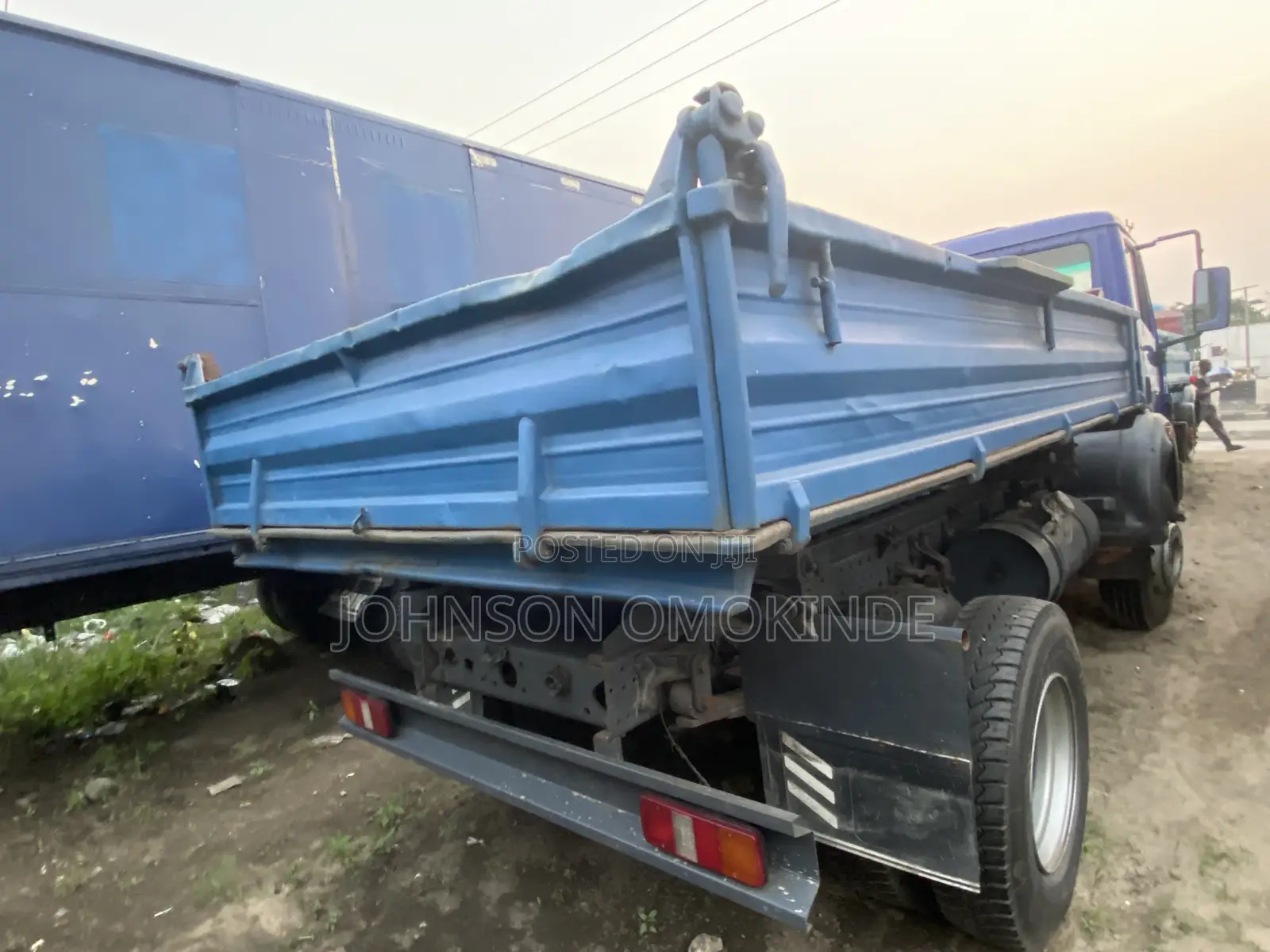1617 Mercedes Benz Tipper Straight Engine