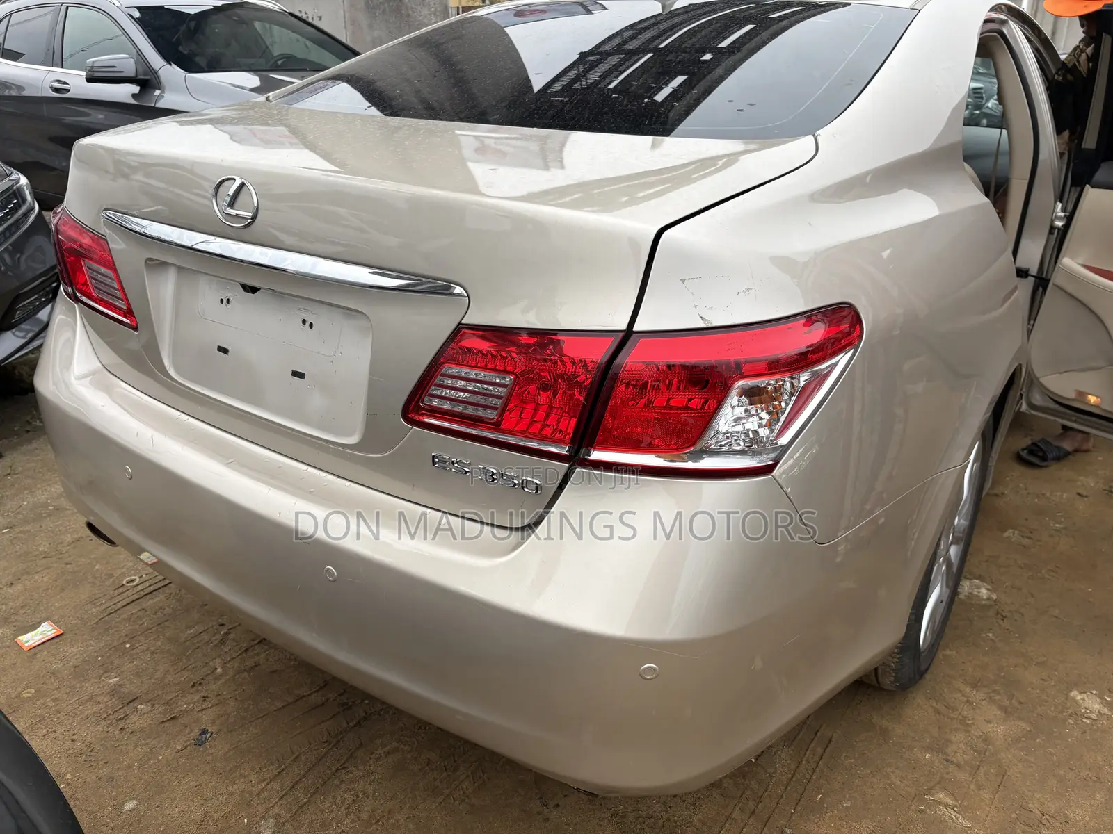 Lexus ES 350 2011 Gold