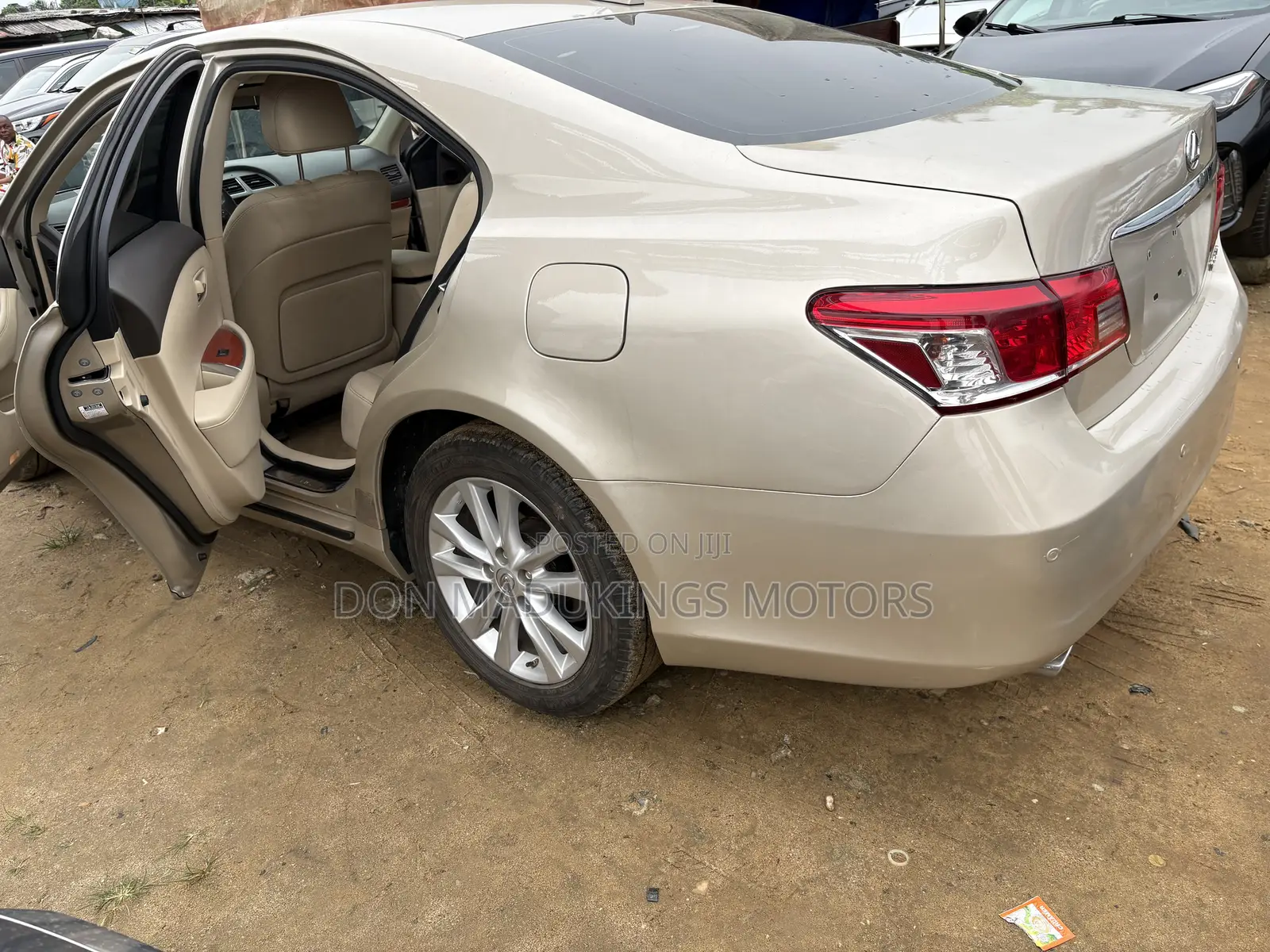 Lexus ES 350 2011 Gold