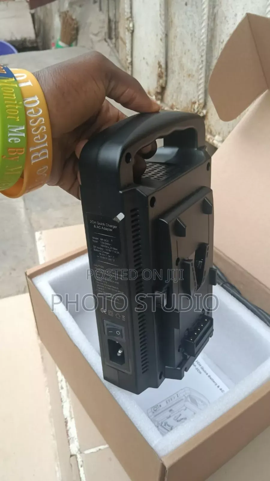 2-in-1 Vlock Battery Charger