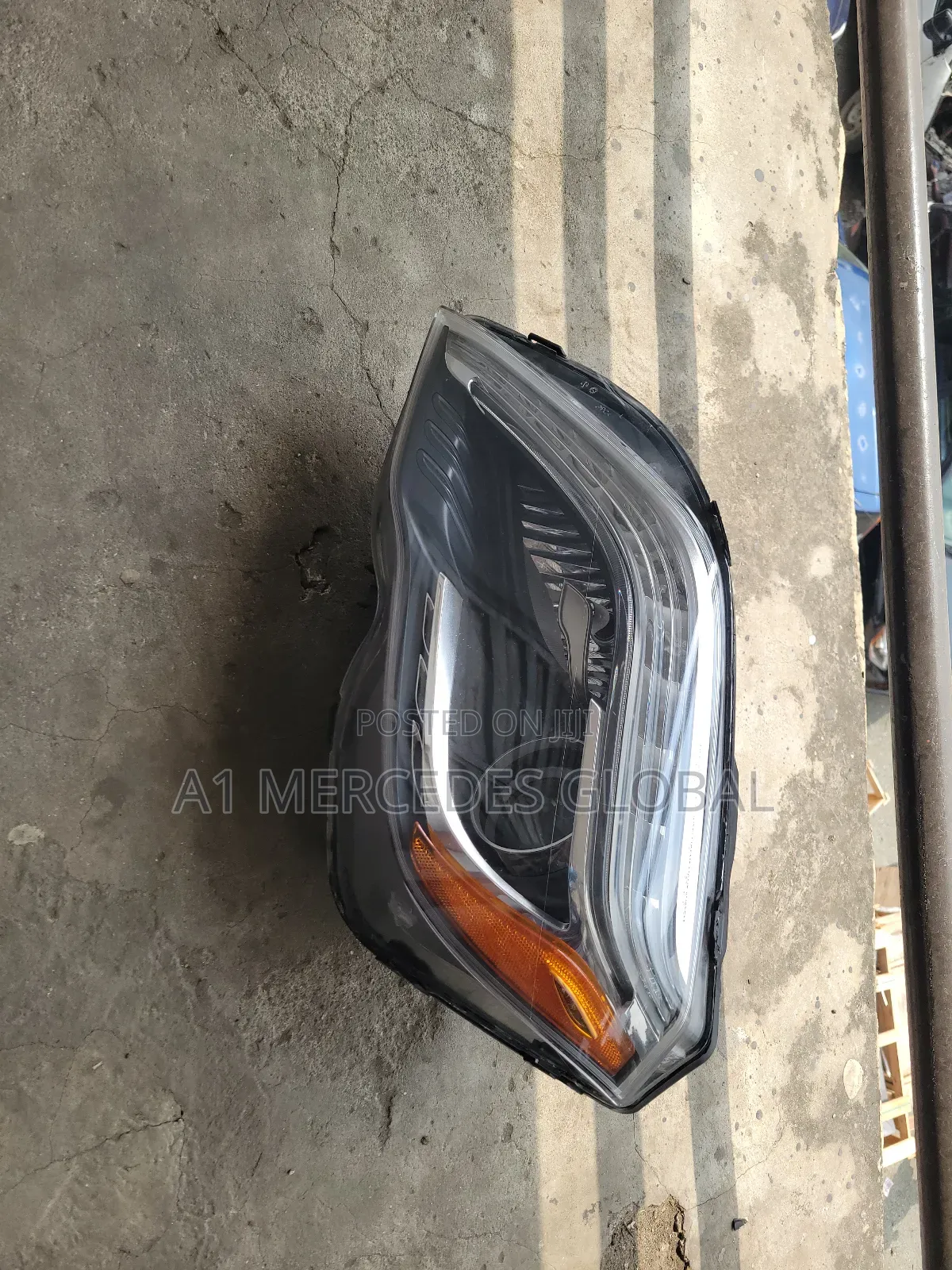 Mercedes-Benz GLK Charger Headlight 2013