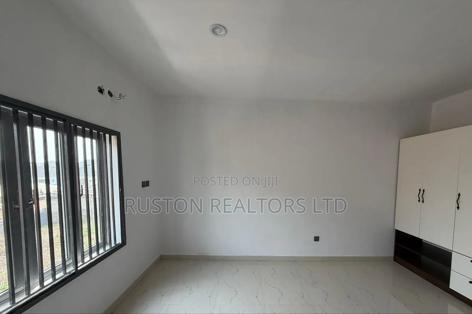 4bdrm Duplex in Akobo for sale