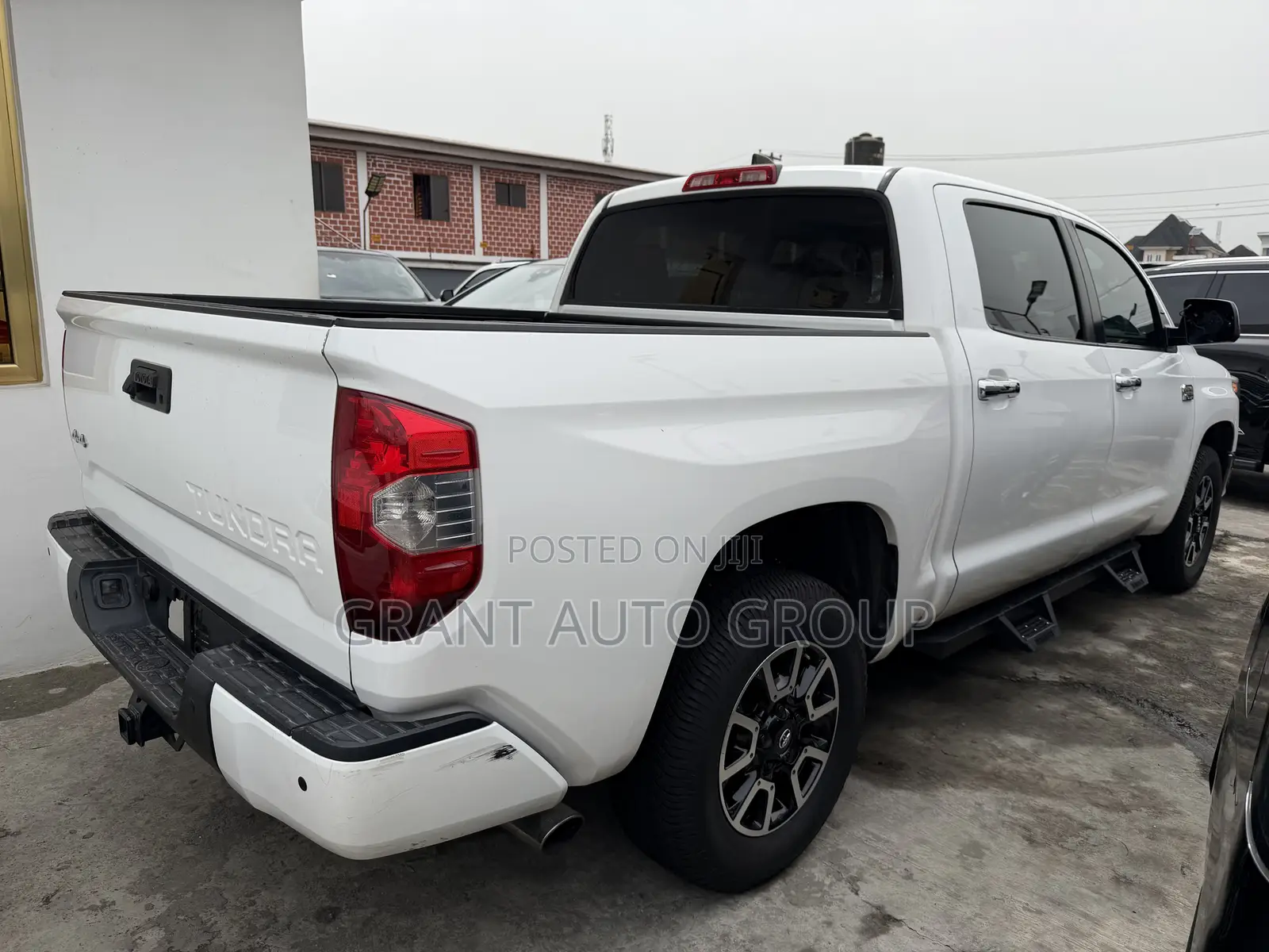 Toyota Tundra 1794 5.7L V8 4x4 CrewMax 5.6 ft. box 145.7 in. WB 2020