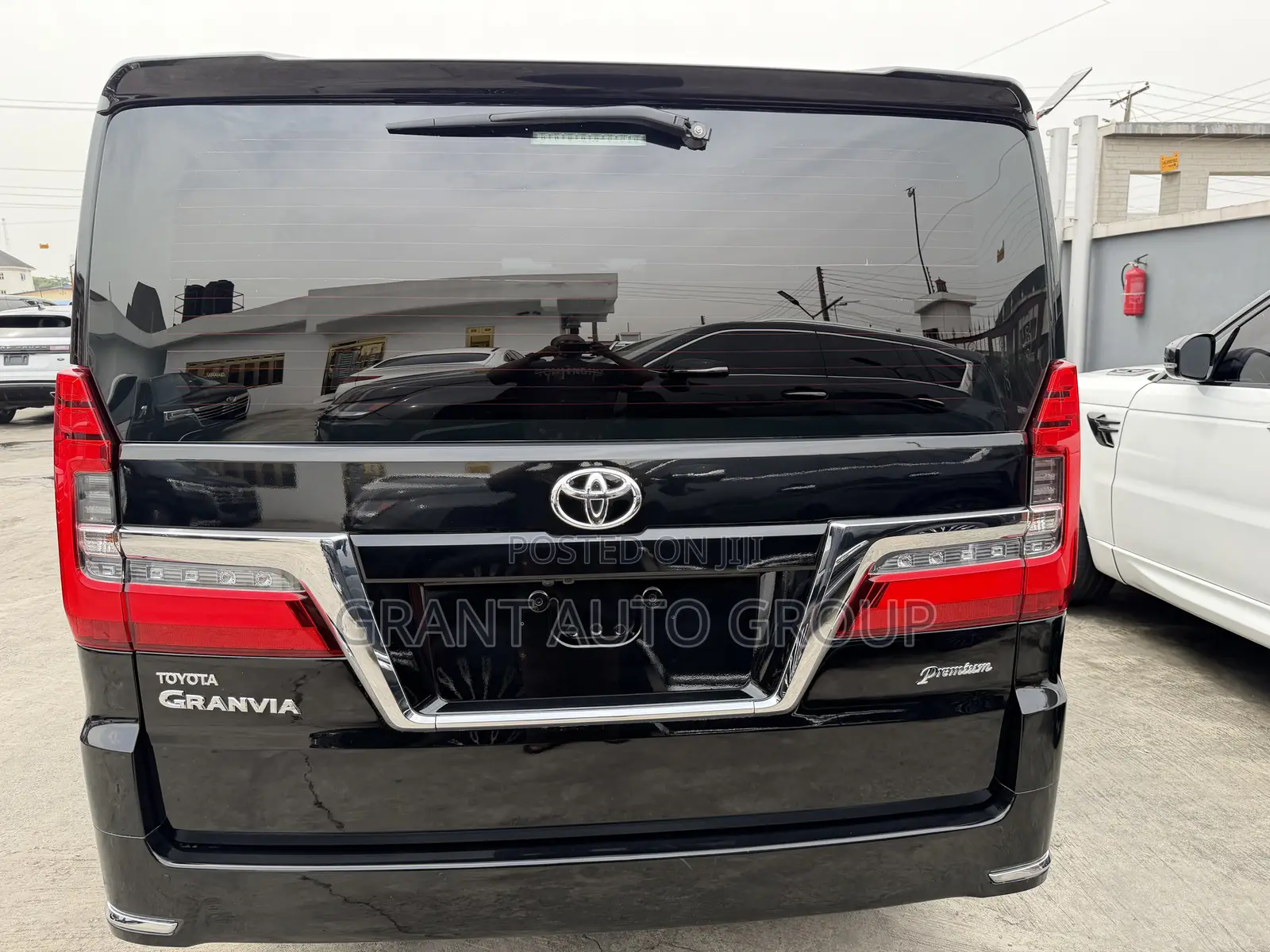 Toyota Granvia 2023 Black