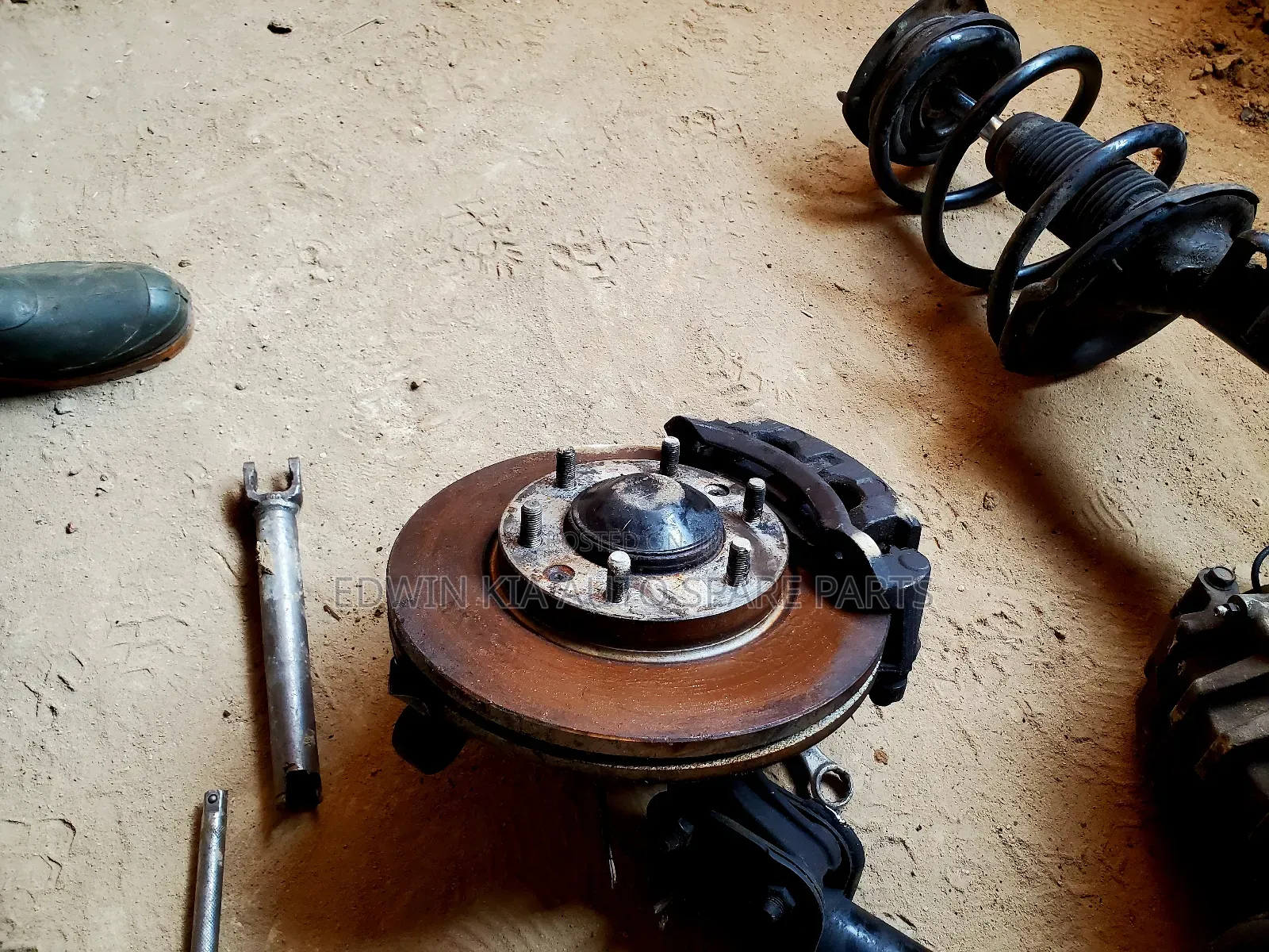 Hyundai H1 Complete Front Shock and Hub
