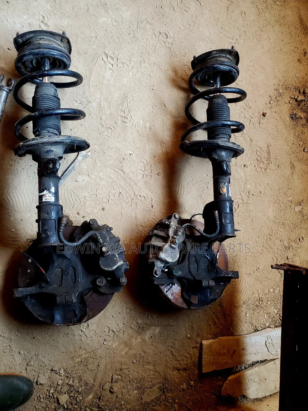 Hyundai H1 Complete Front Shock and Hub