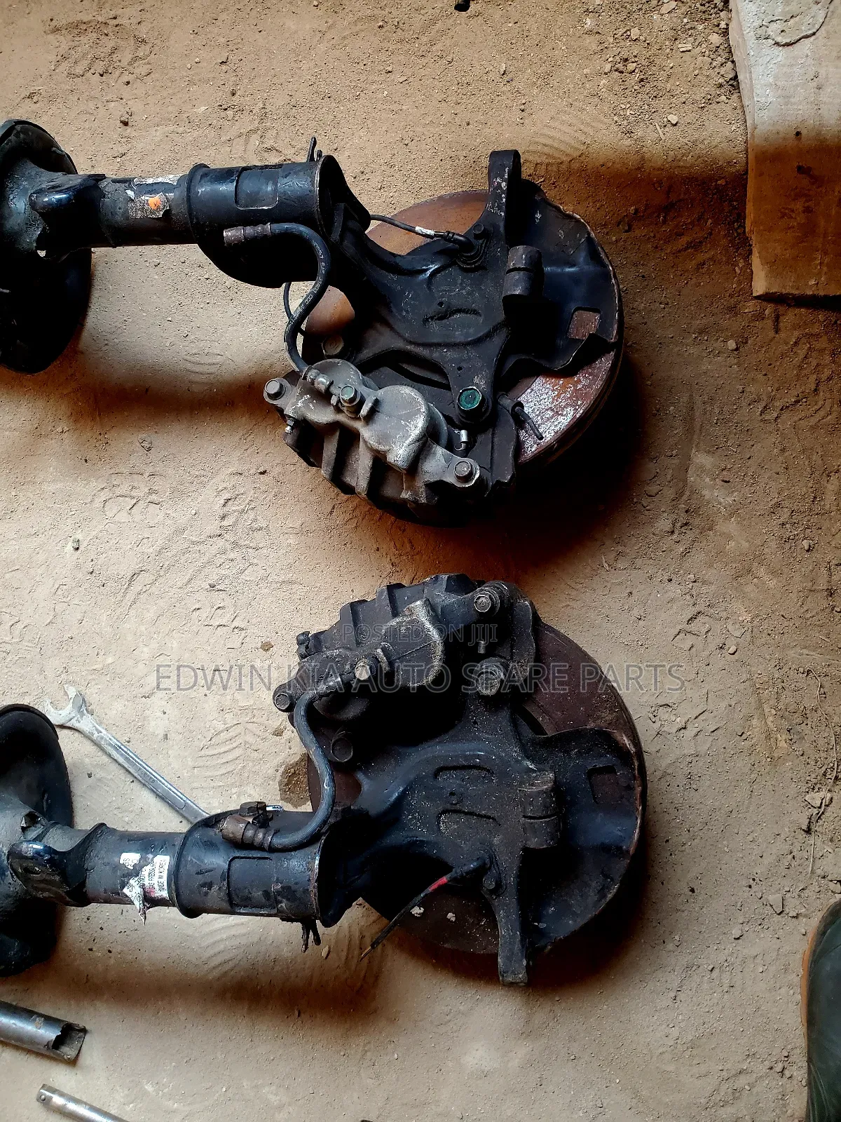 Hyundai H1 Complete Front Shock and Hub