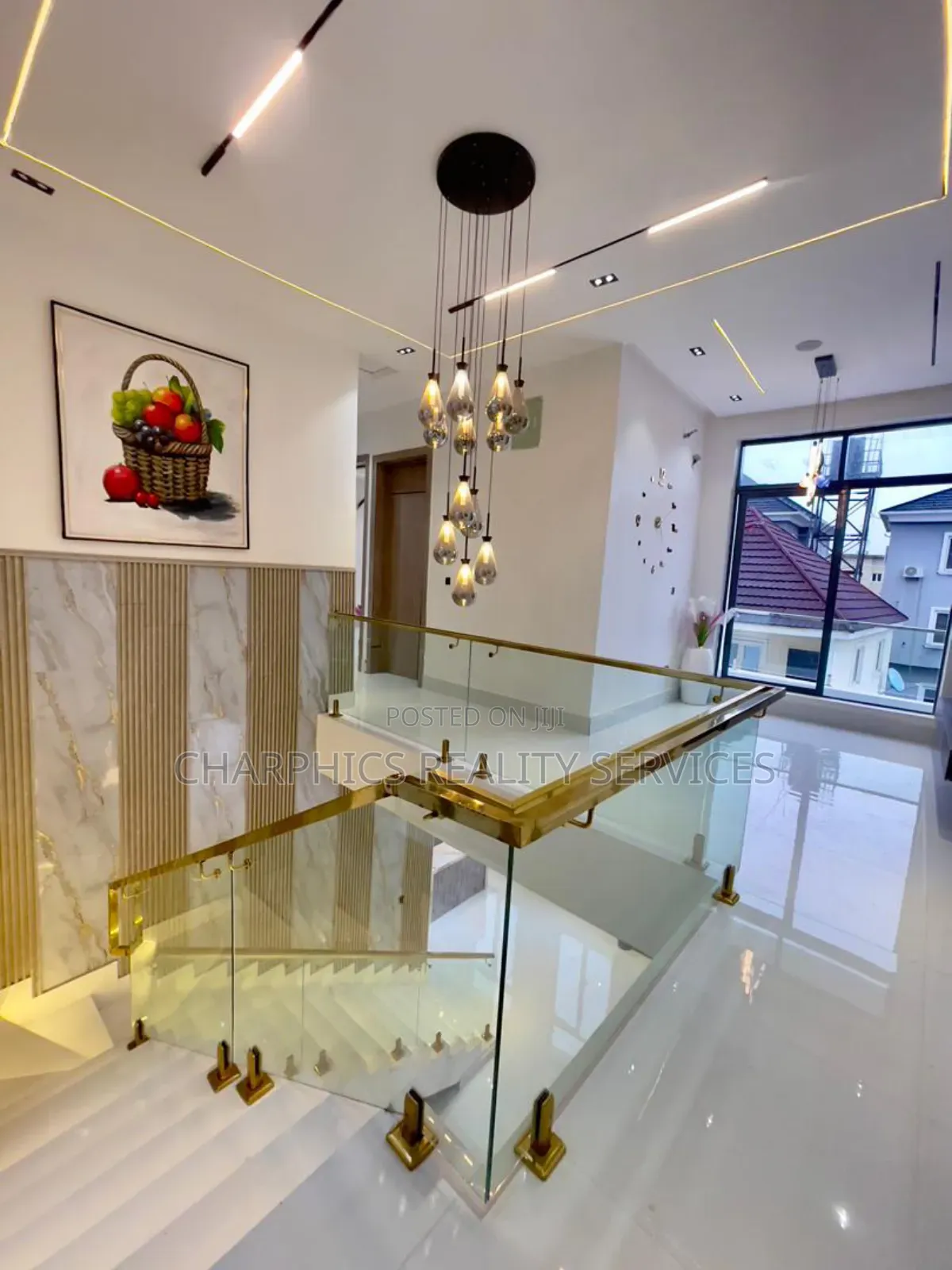 5bdrm Duplex in Chevron for sale