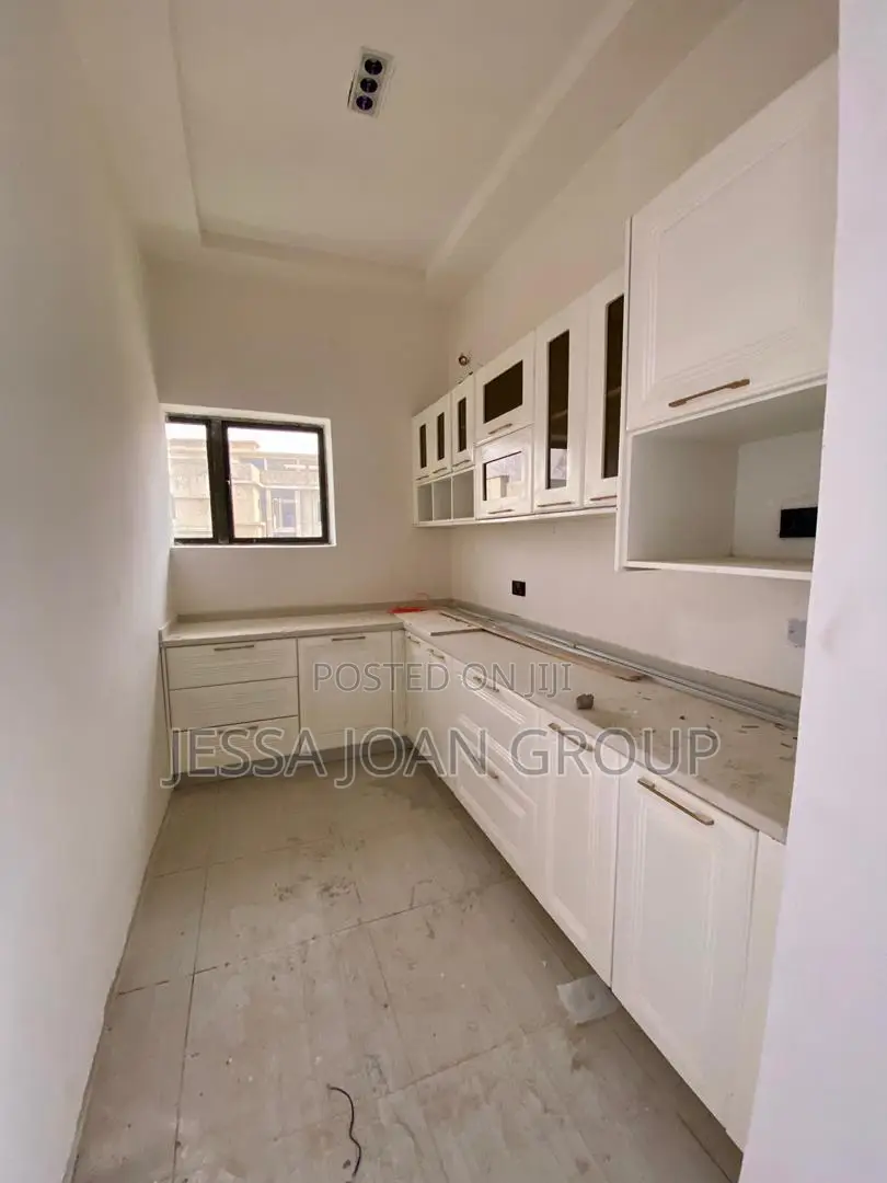 6bdrm Duplex in Katampe Extension for sale
