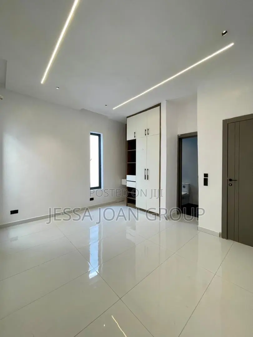5bdrm Duplex in Lekki Gardens Estate for sale