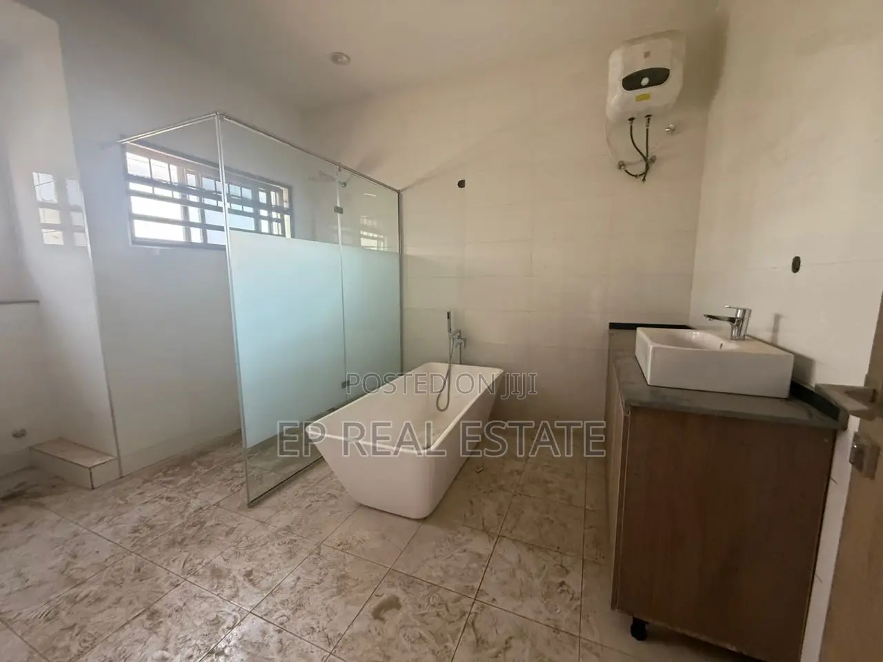 4bdrm House in Jahi for sale