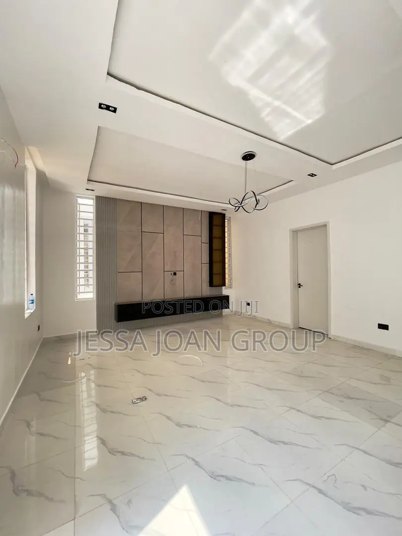 4bdrm Duplex in Ikota for sale