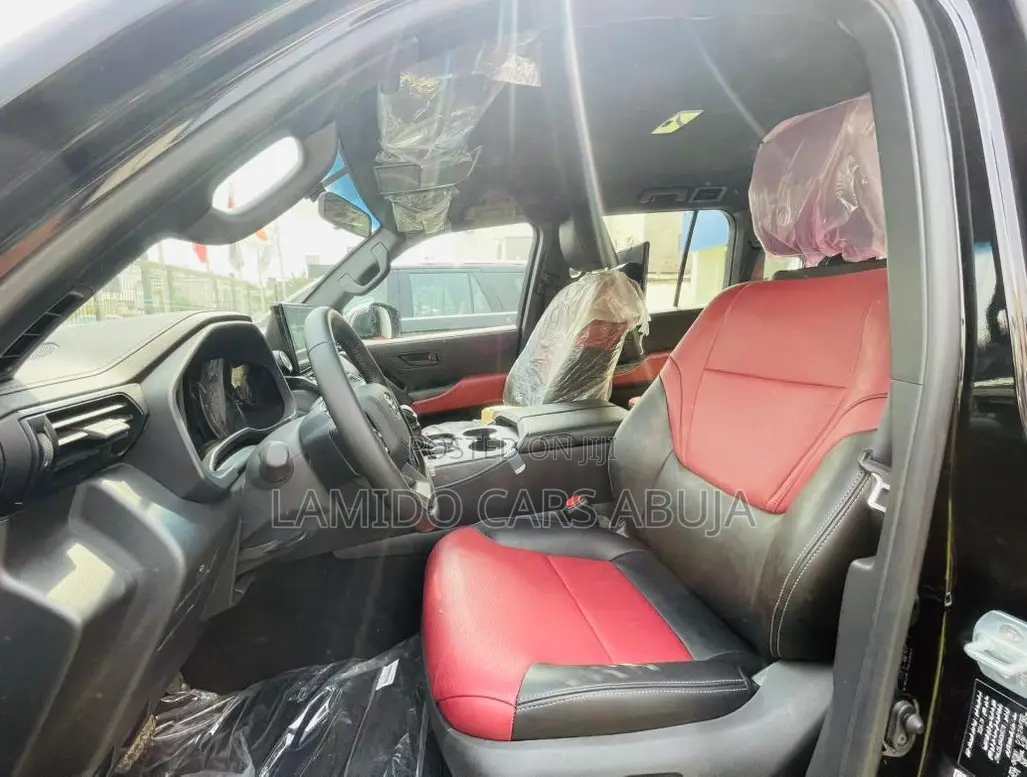 New Toyota Land Cruiser LC300 2025 Black