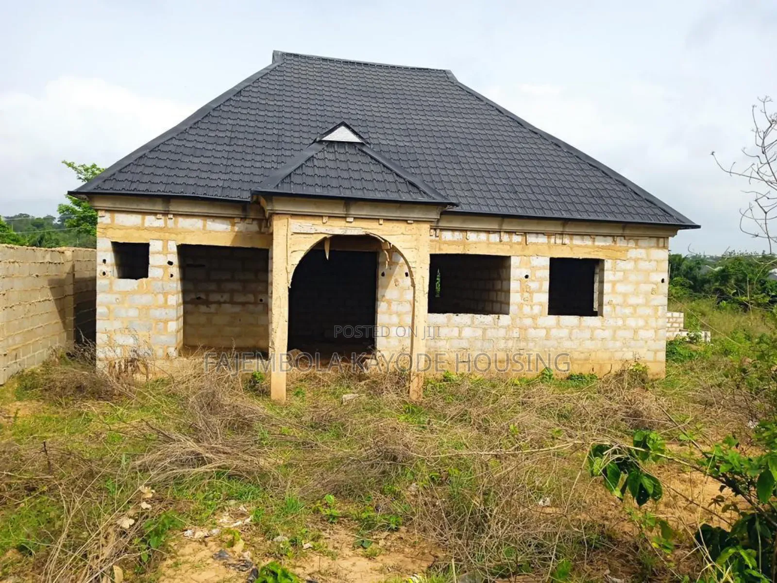3bdrm Bungalow in Ajobiewe, Ibadan Polytechnic/University for sale
