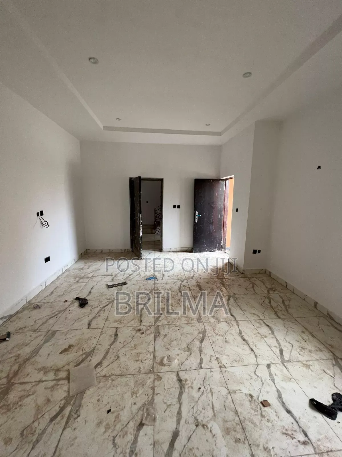 4bdrm Duplex in Gaduwa for sale