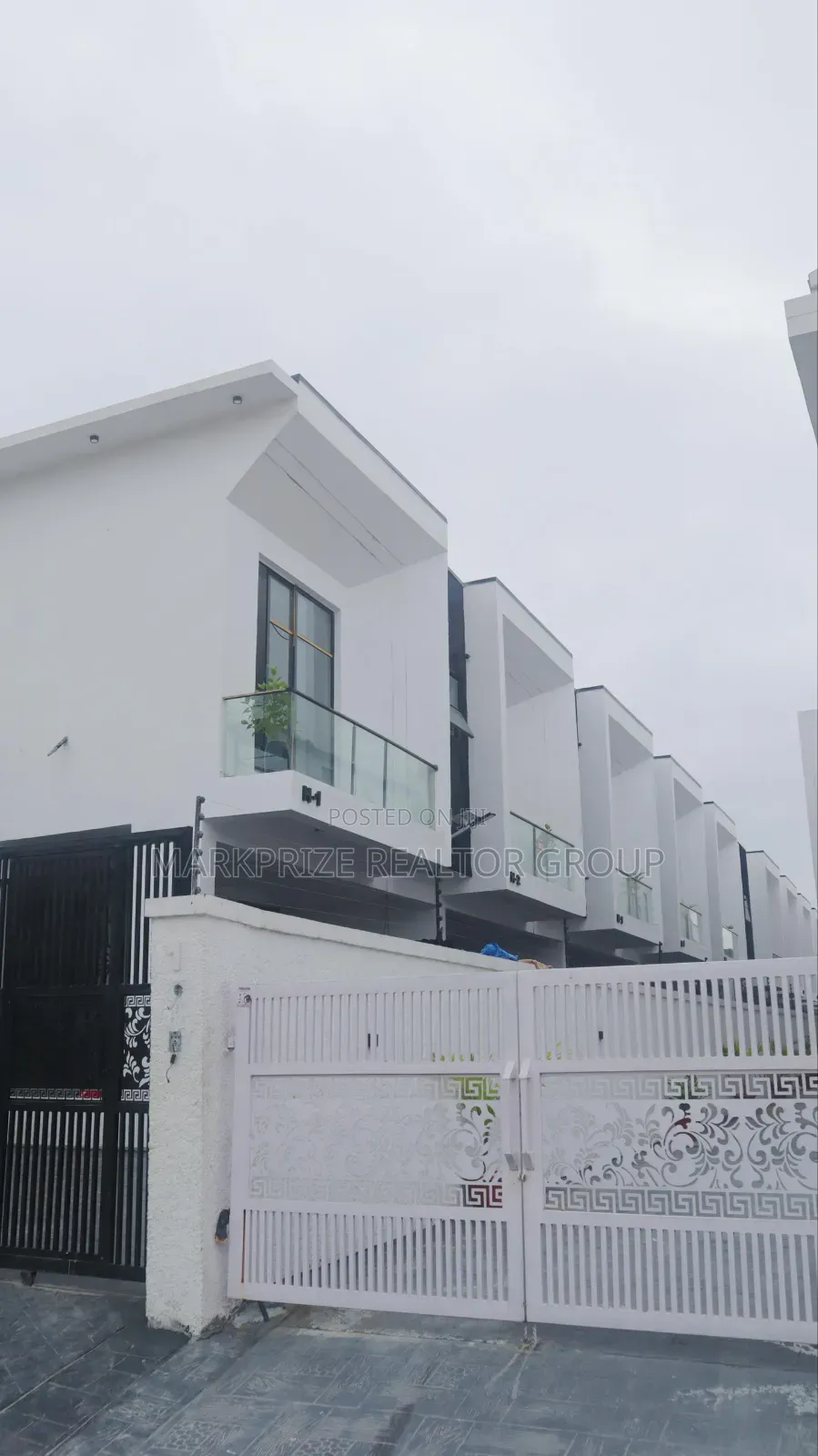 4bdrm Duplex in Ikota Gra Lekki for sale
