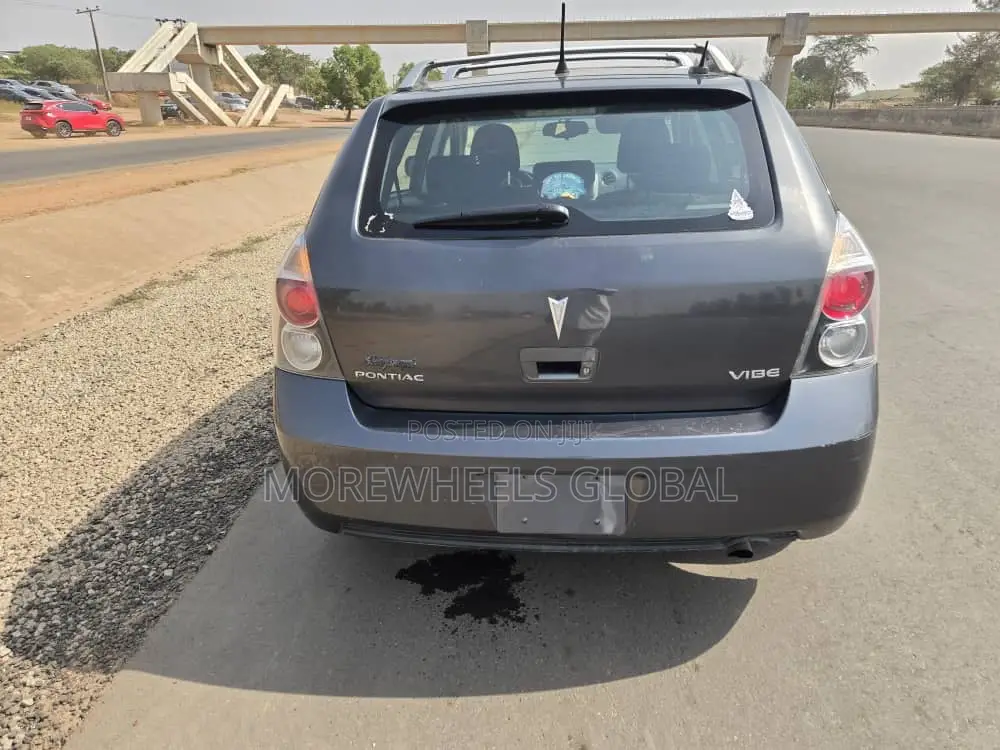 Pontiac Vibe 1.8L 2010 Gray
