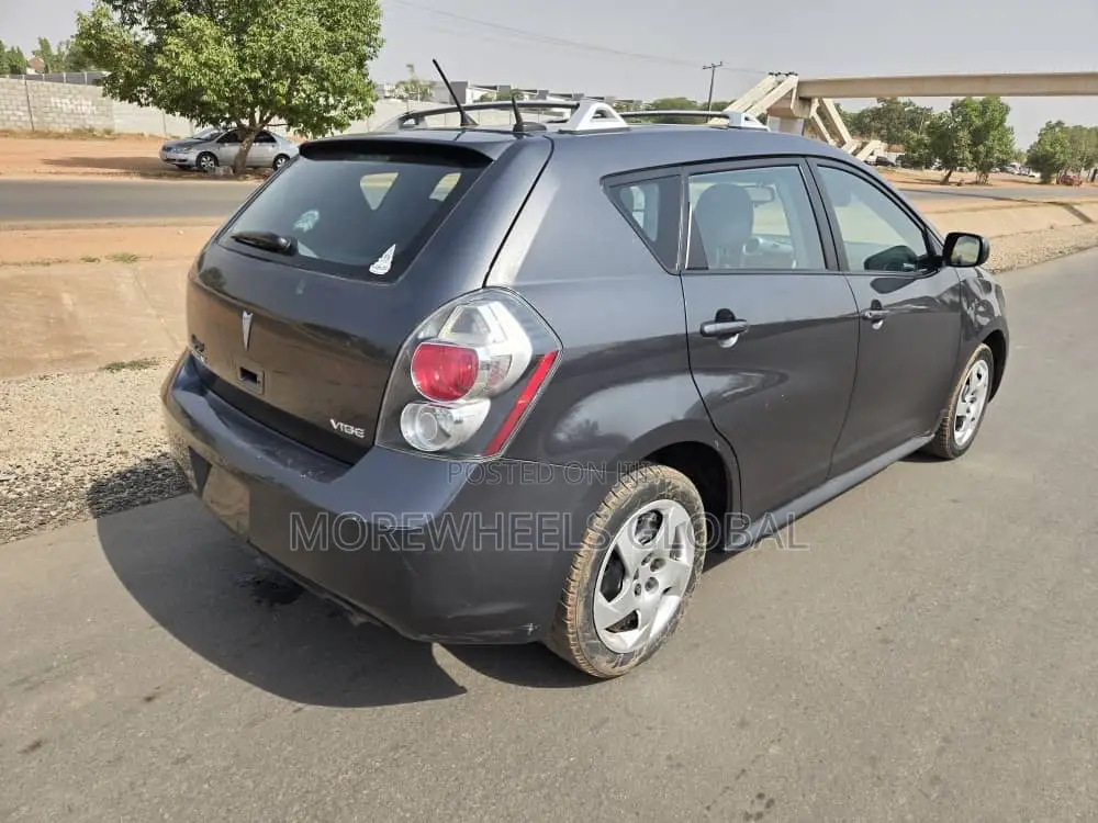 Pontiac Vibe 1.8L 2010 Gray