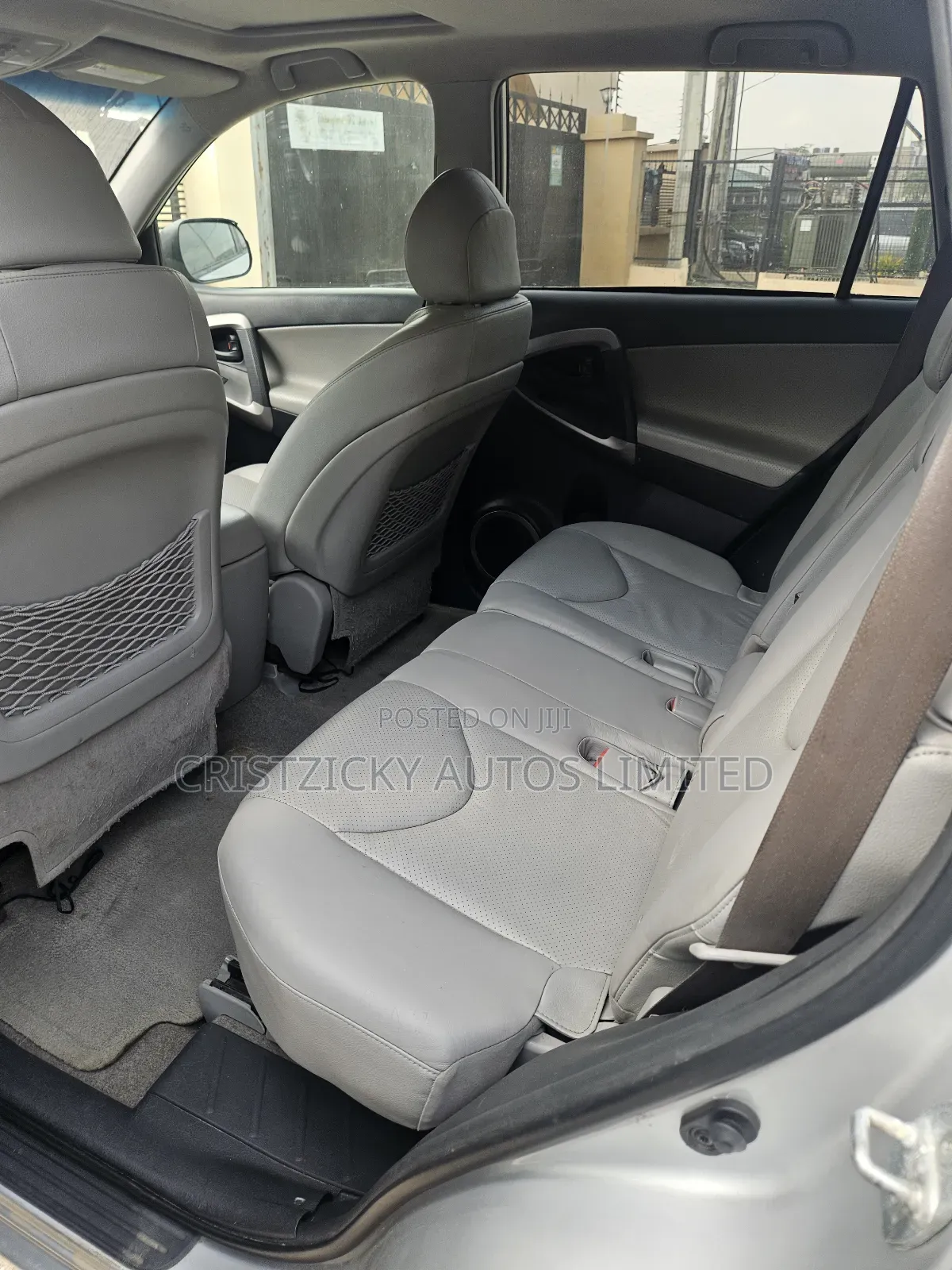 Toyota RAV4 2010 Silver