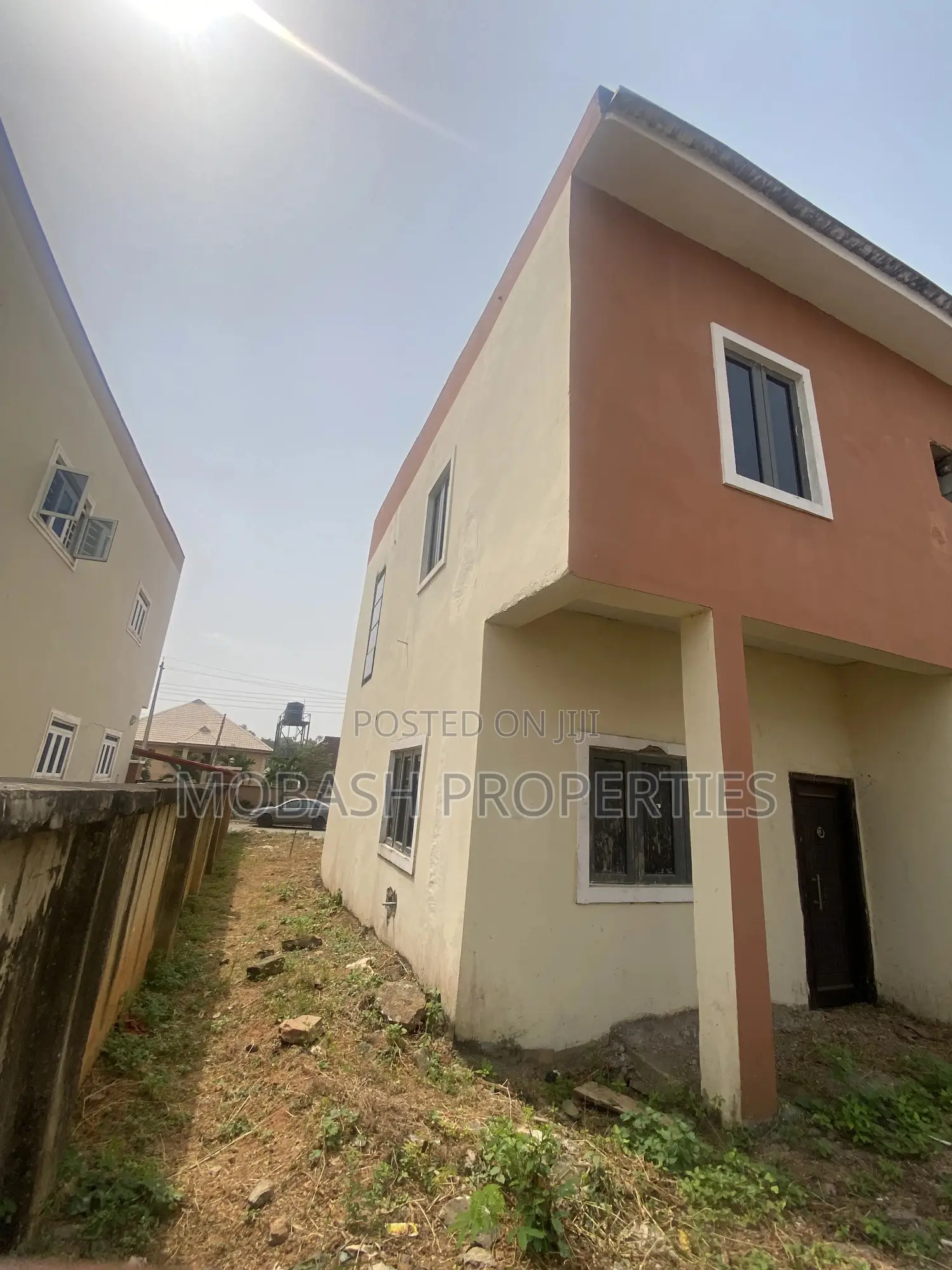 3bdrm Duplex in S&T Estate Jericho for sale