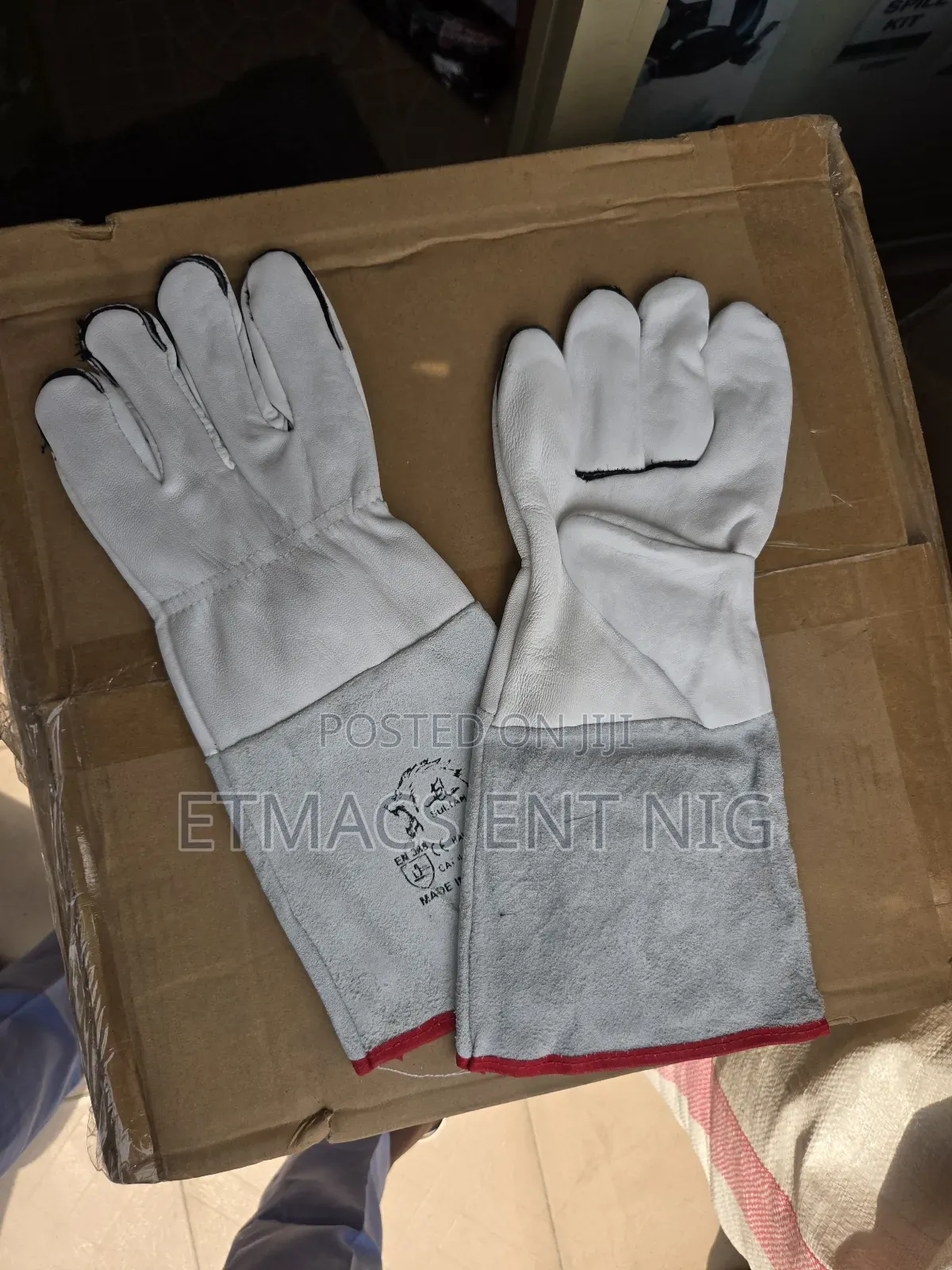 Long Argon Handglove American Safety