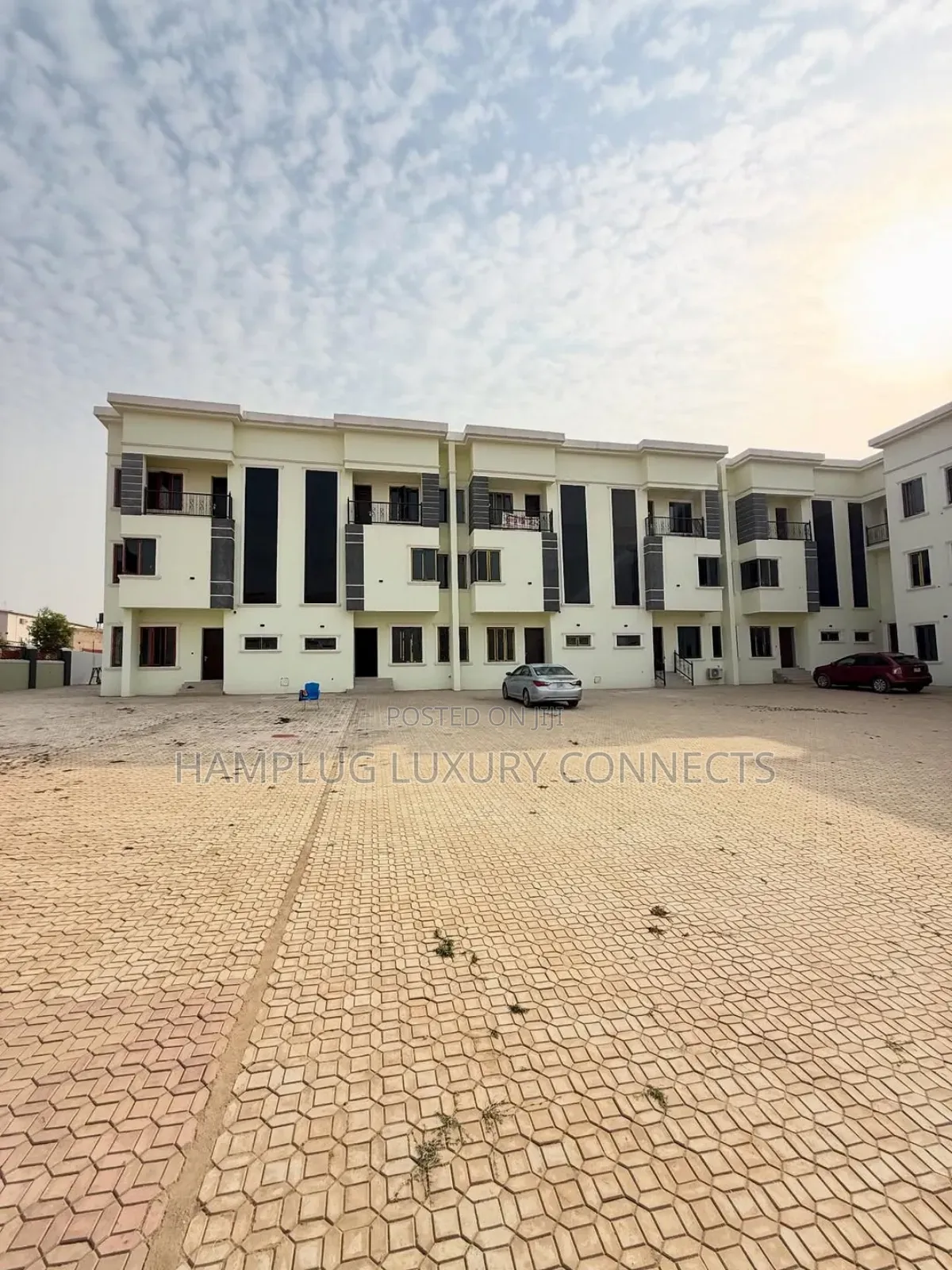4bdrm Townhouse/Terrace in Lifecamp for sale