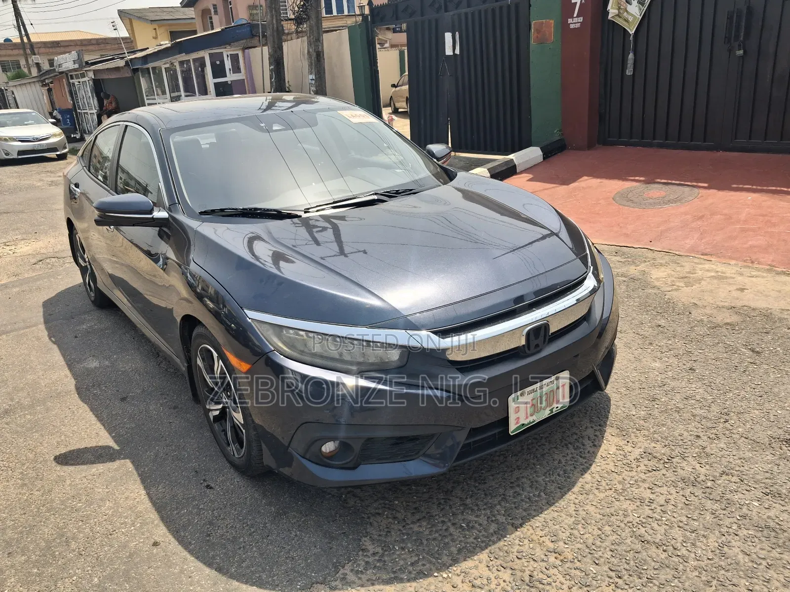 Honda Civic LX 4dr Sedan (2.0L 4cyl) 2017 Gray