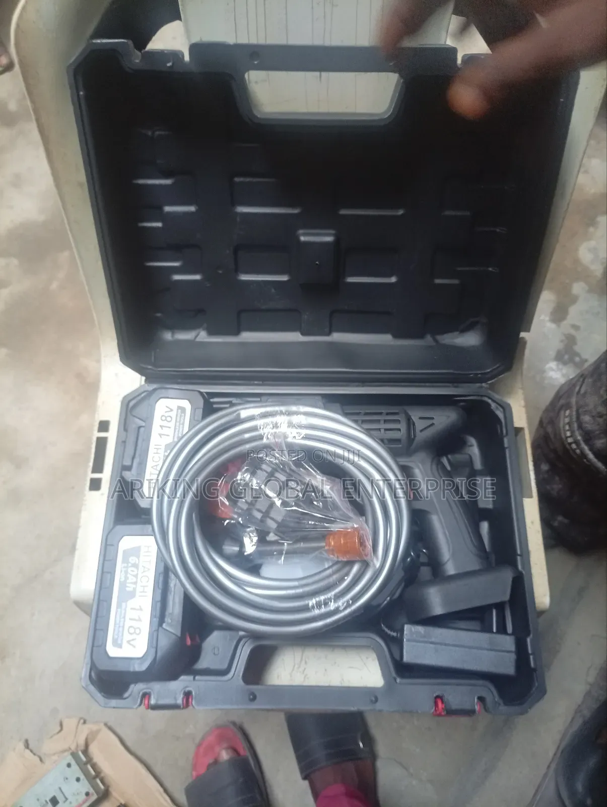 Hitachi 118v Cordless Portable Pressure Washer.