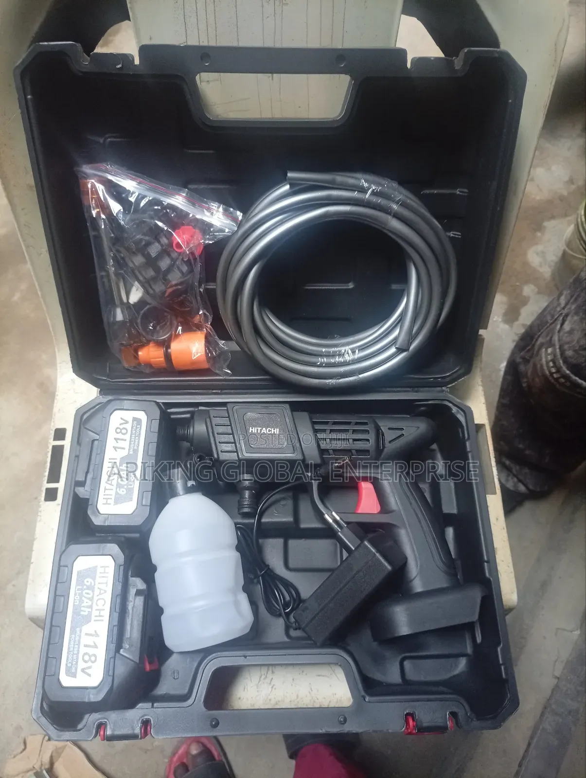 Hitachi 118v Cordless Portable Pressure Washer.