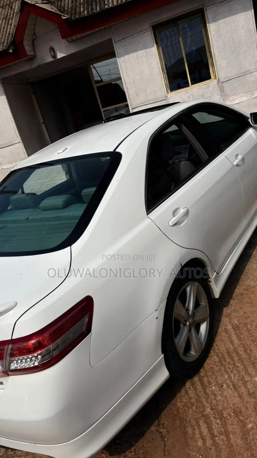 Toyota Camry SE 4dr Sedan (2.5L 4cyl 6A) 2011 White