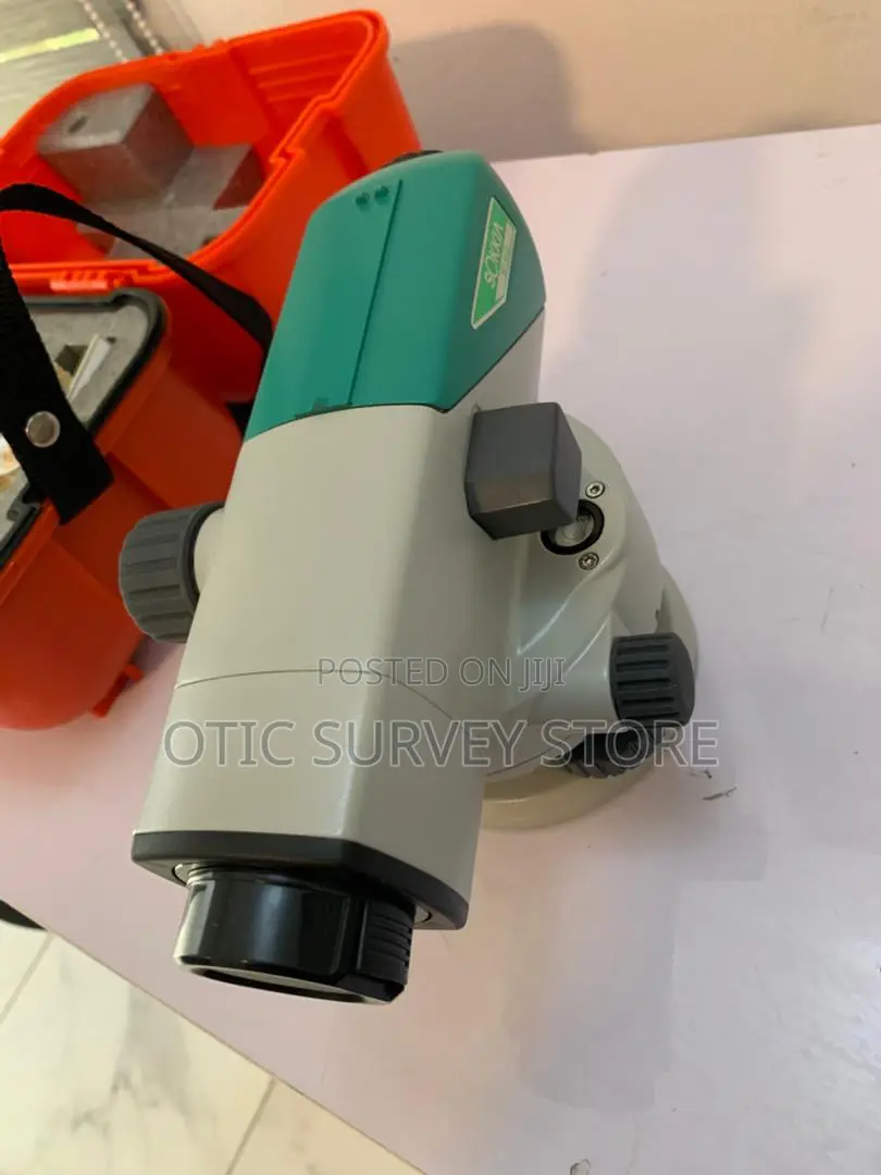 Sokkia B40a Automatic Dumpy Level With Staff and Tripod Stand